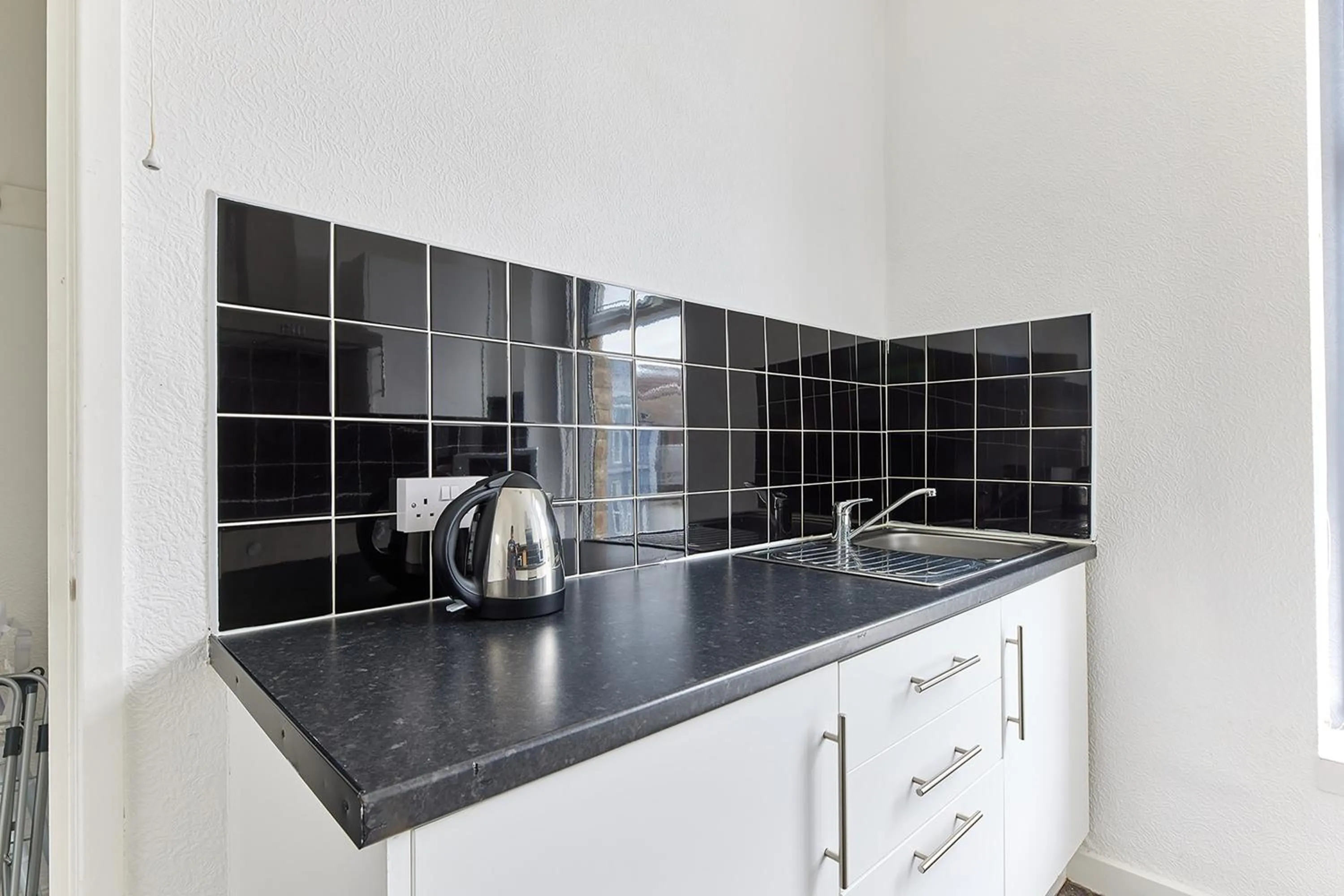 Kitchen or kitchenette in Pleasure Holiday Apartments