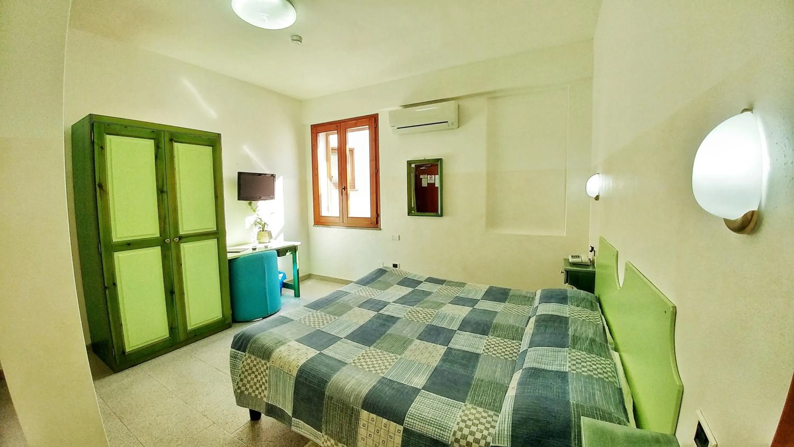 Photo of the whole room, Bed in Hotel Meridiana