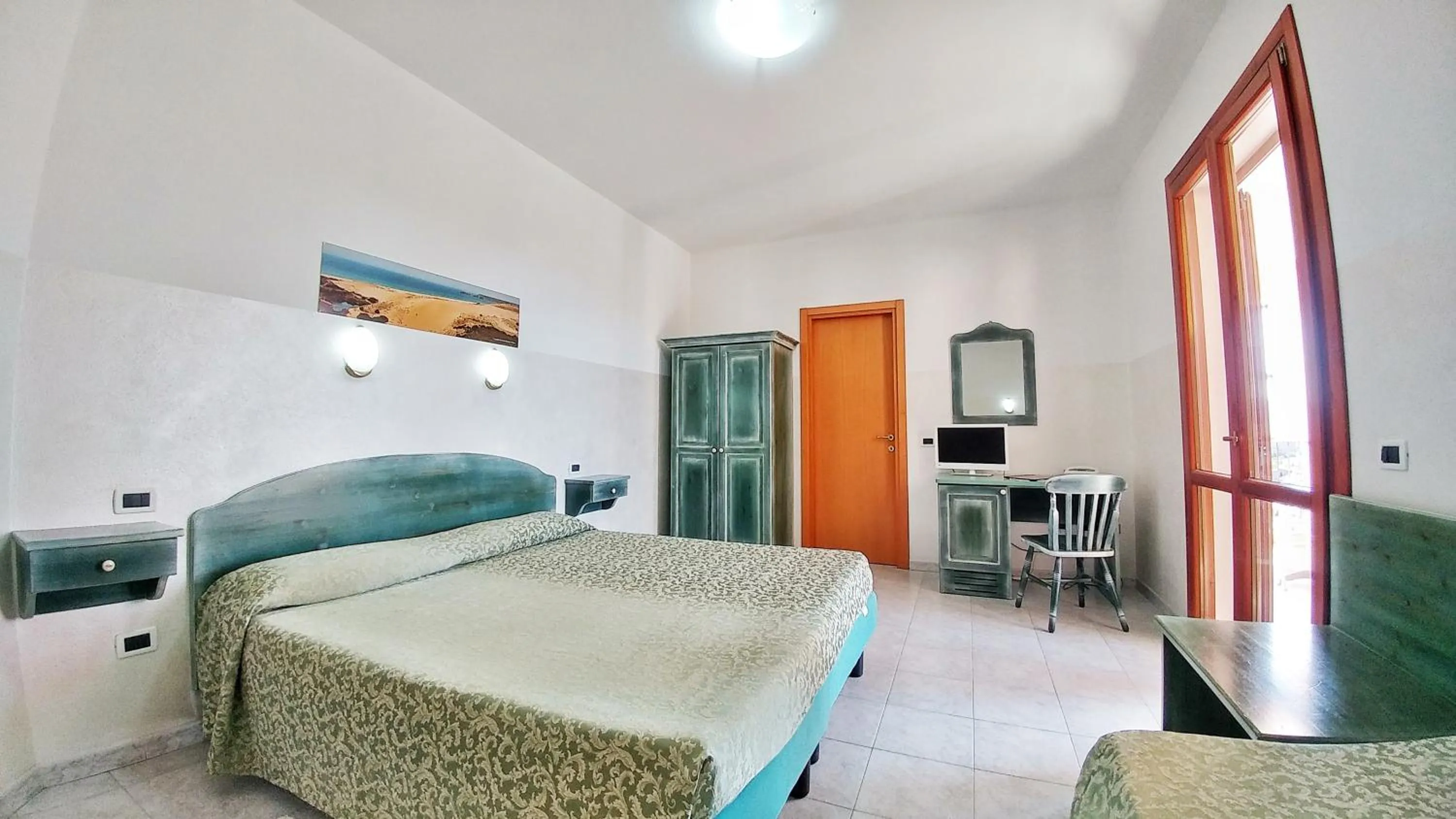 Photo of the whole room, Bed in Hotel Meridiana