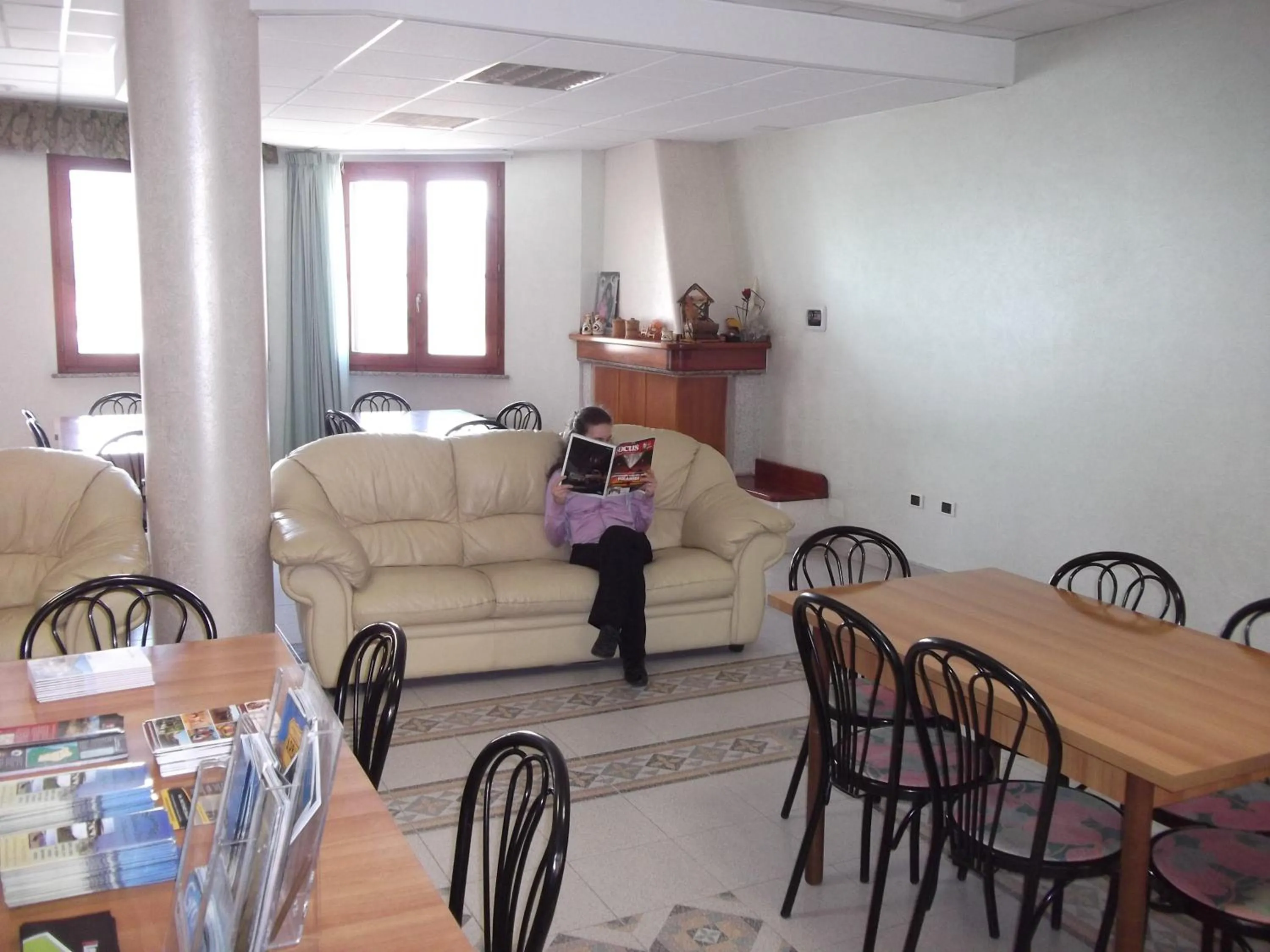 Communal lounge/ TV room in Hotel Meridiana