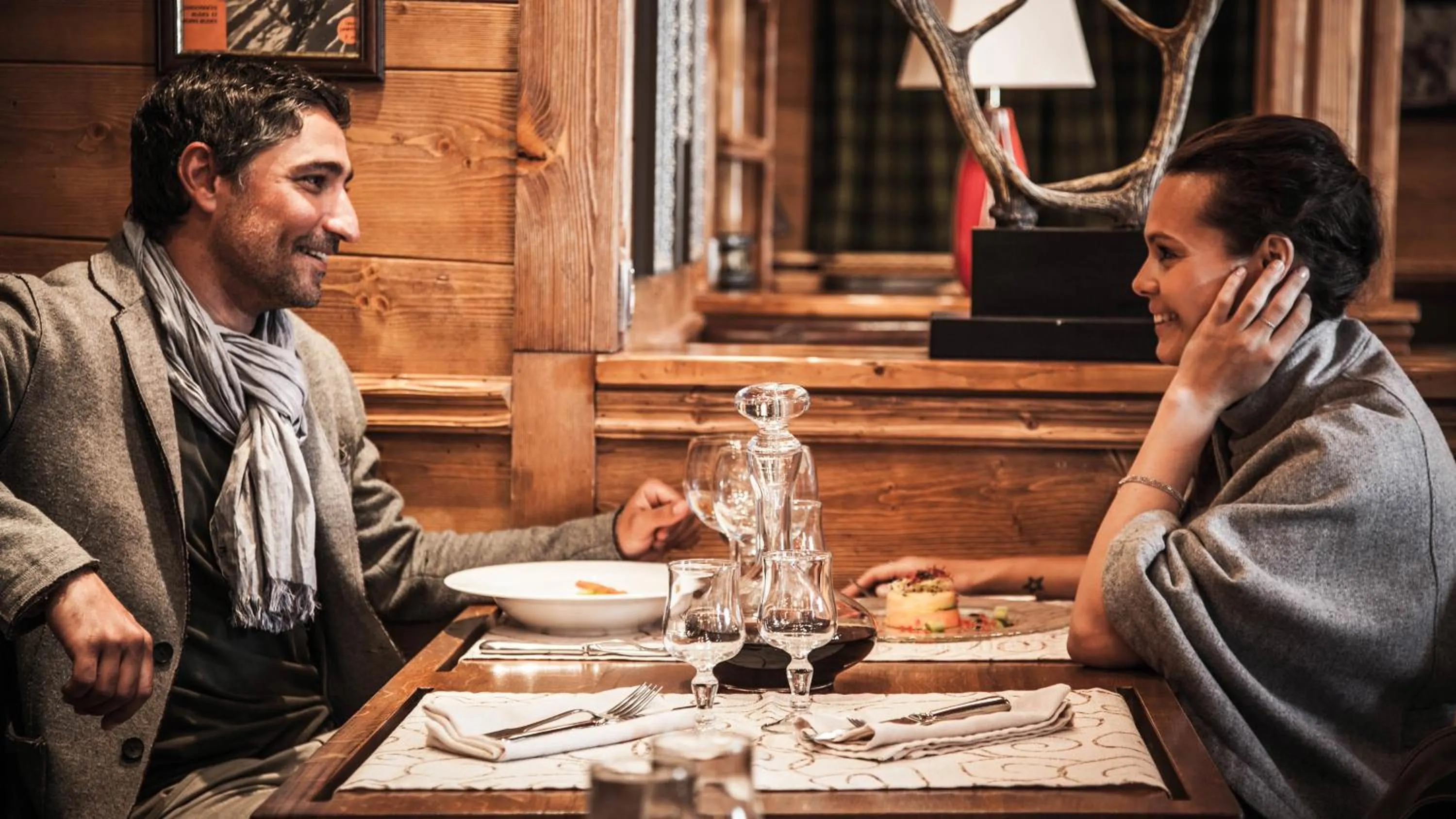 Restaurant/places to eat in Hotel Altitude