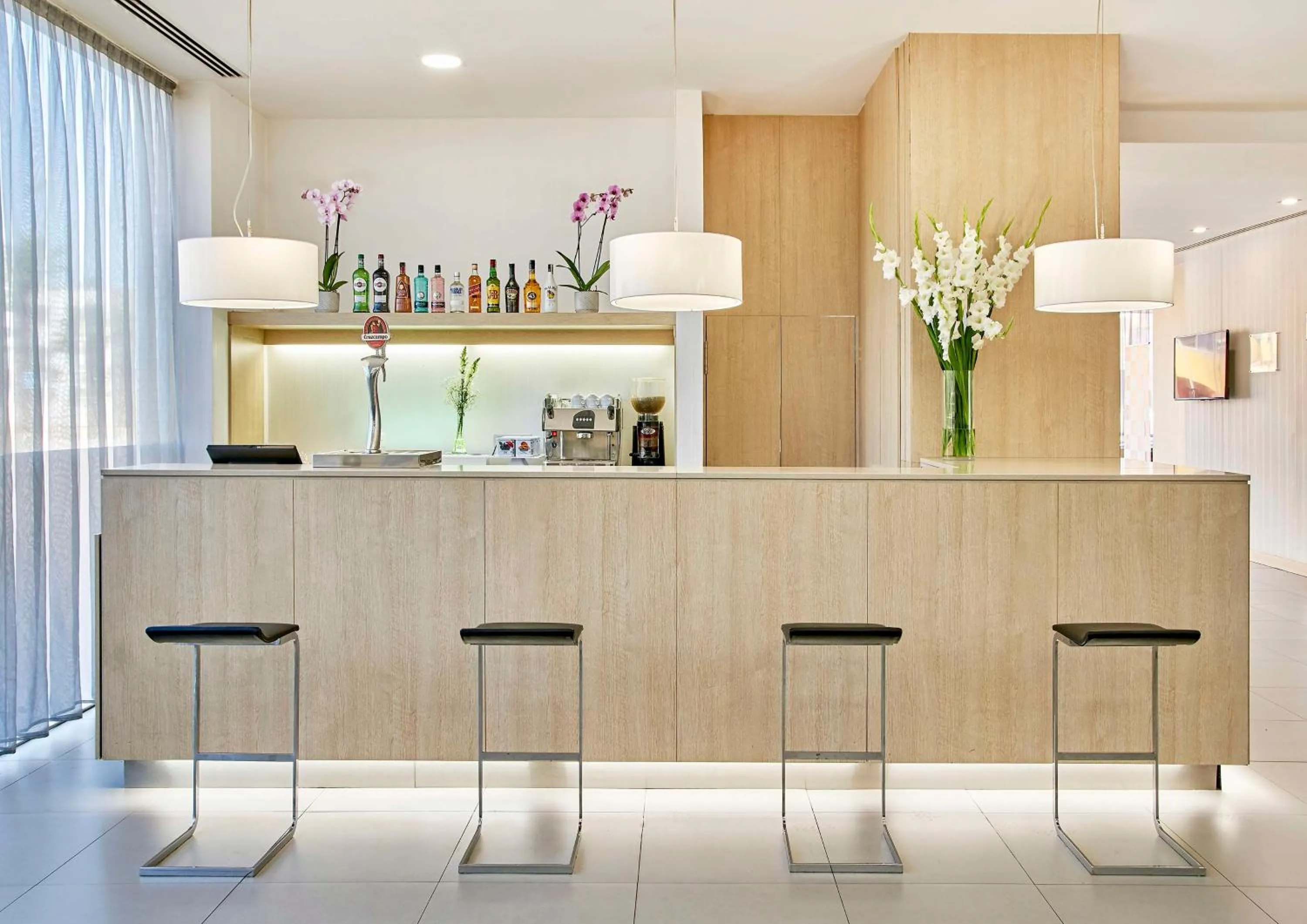 Lounge or bar in NH Campo Cartagena