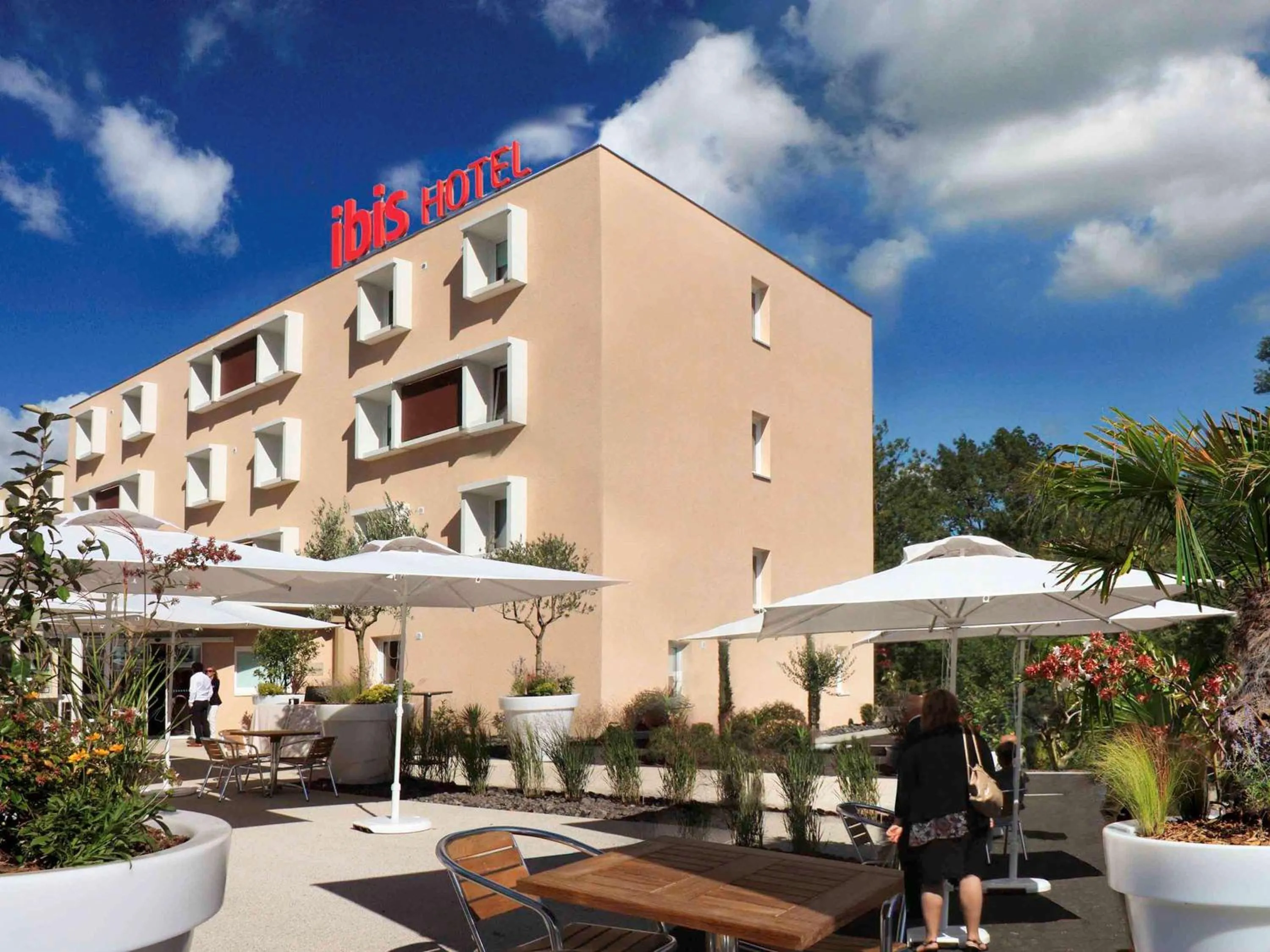 Property building in ibis Loriol Le Pouzin