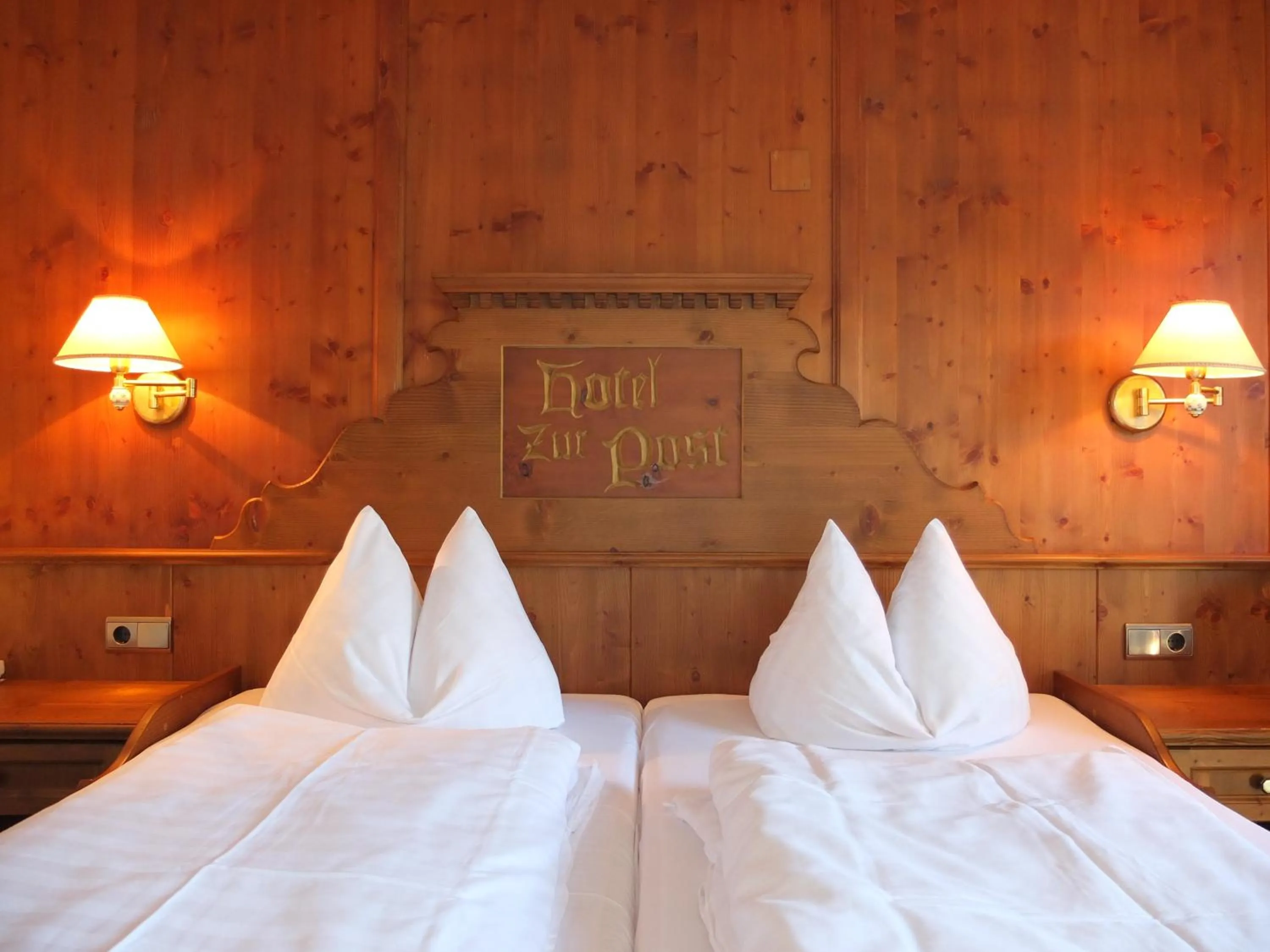 Photo of the whole room, Bed in Hotel Zur Post