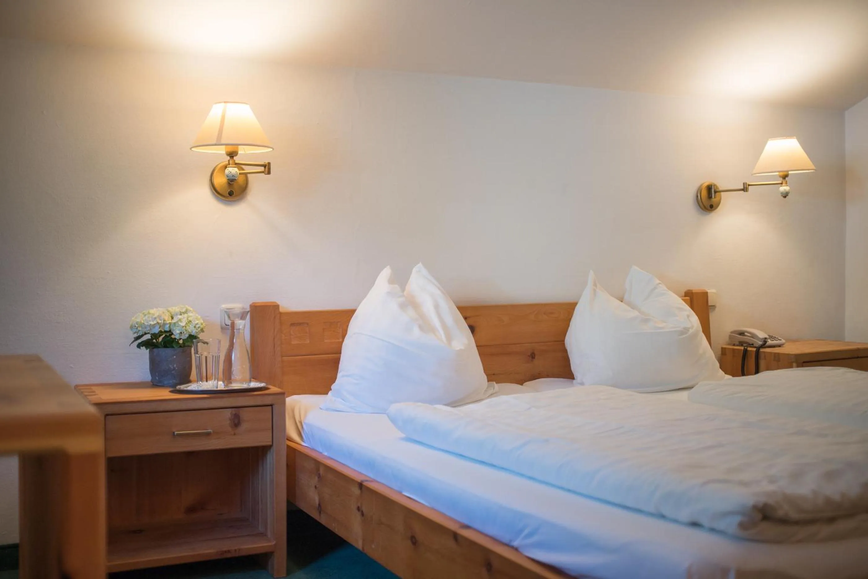 Photo of the whole room, Bed in Hotel Zur Post