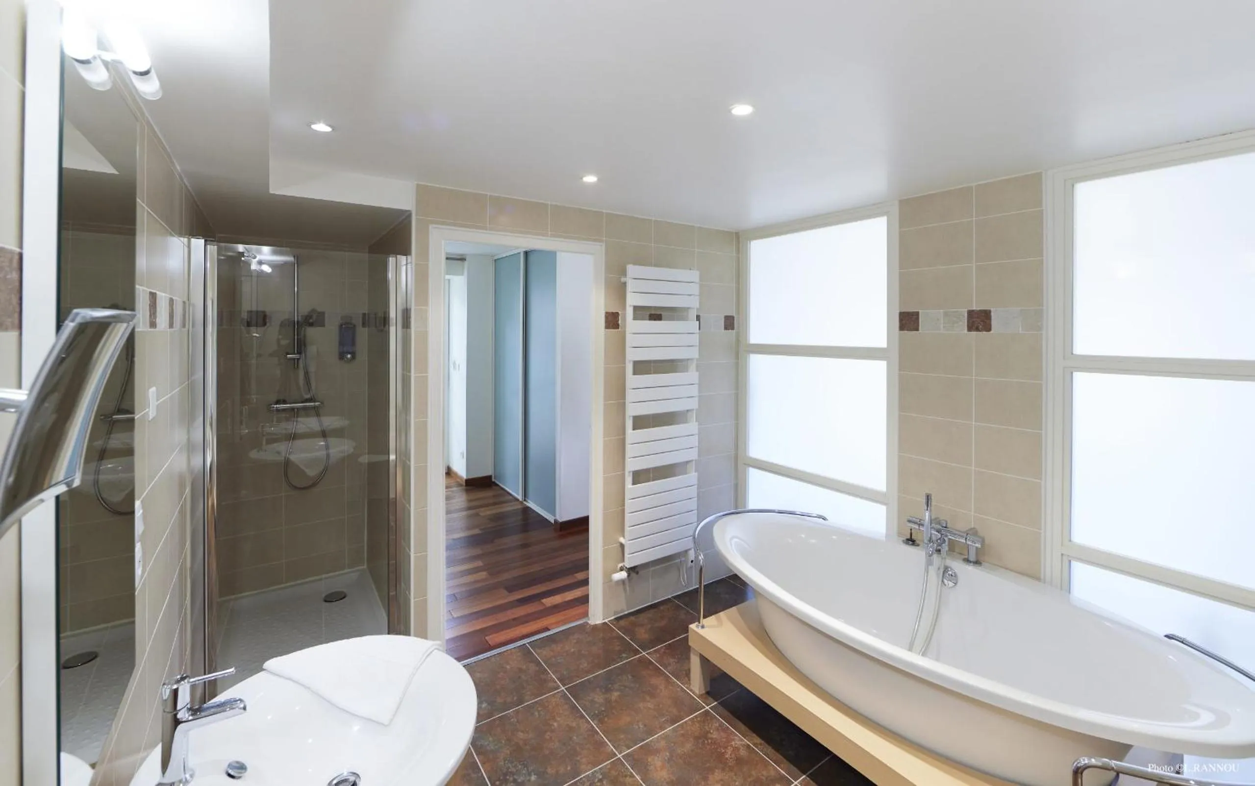 Shower in Hotel Restaurant Lesage