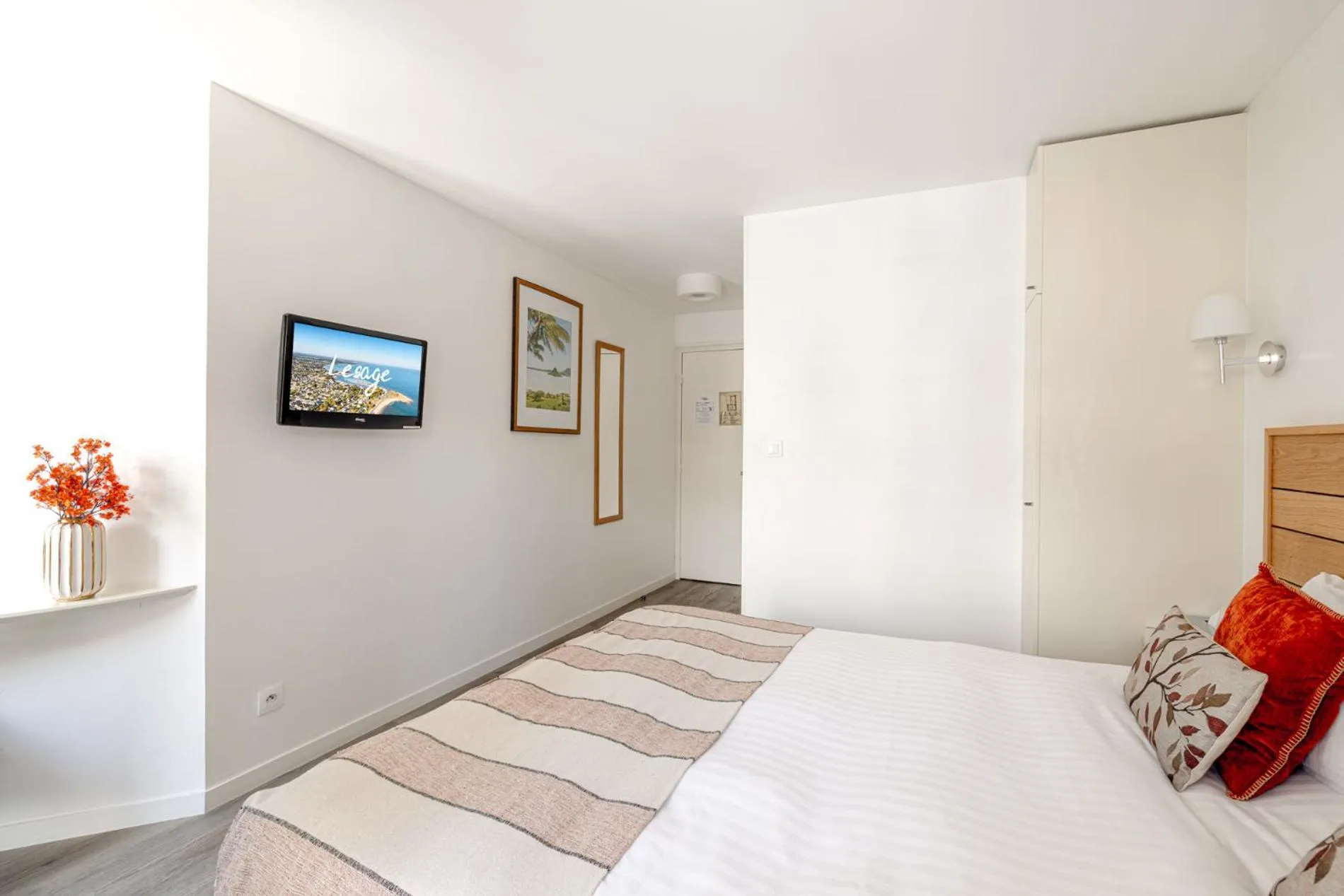 Bed in Hotel Restaurant Lesage