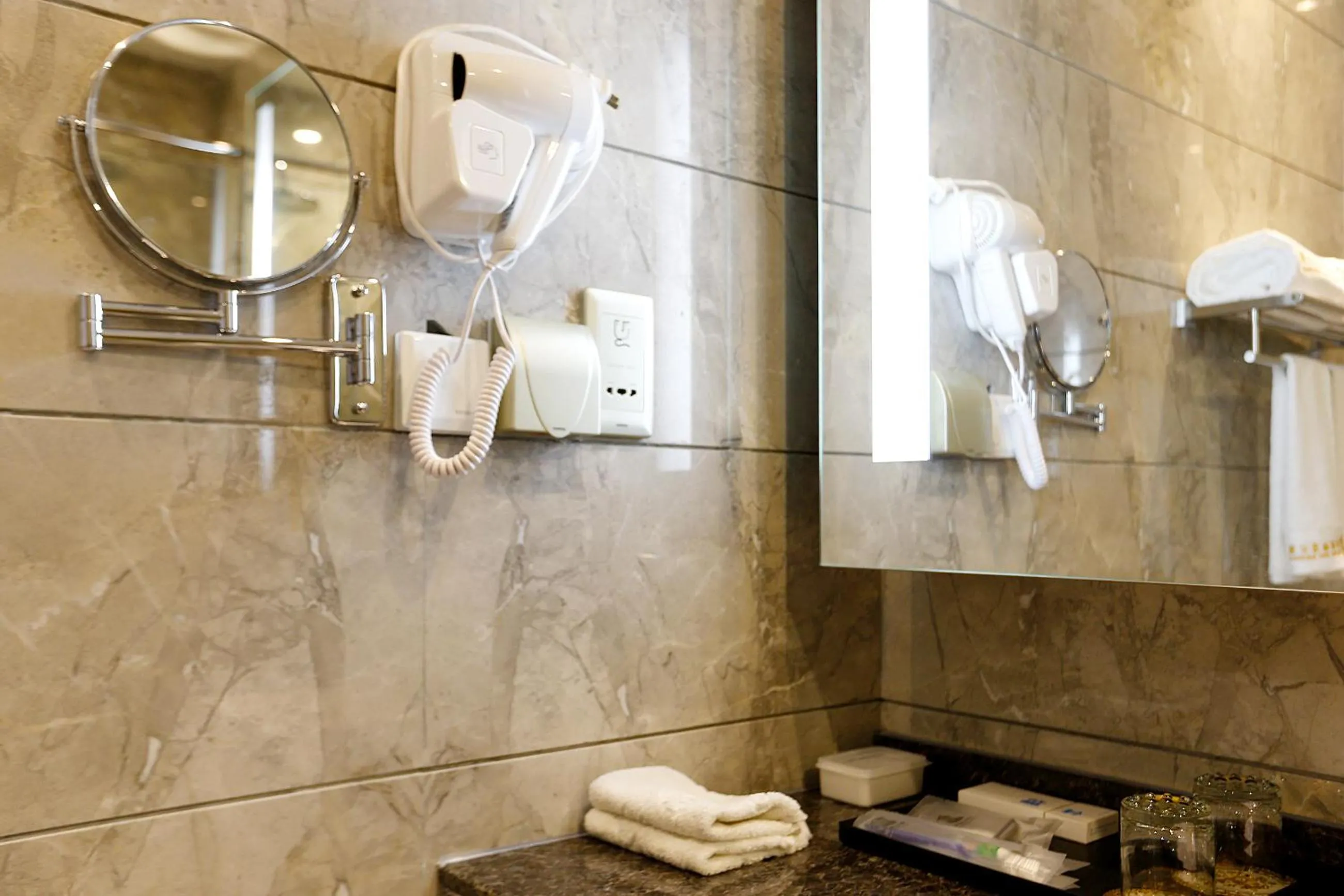 Shower in Boman Holiday Apartment Beijing Road Jie Deng Du Hui Branch