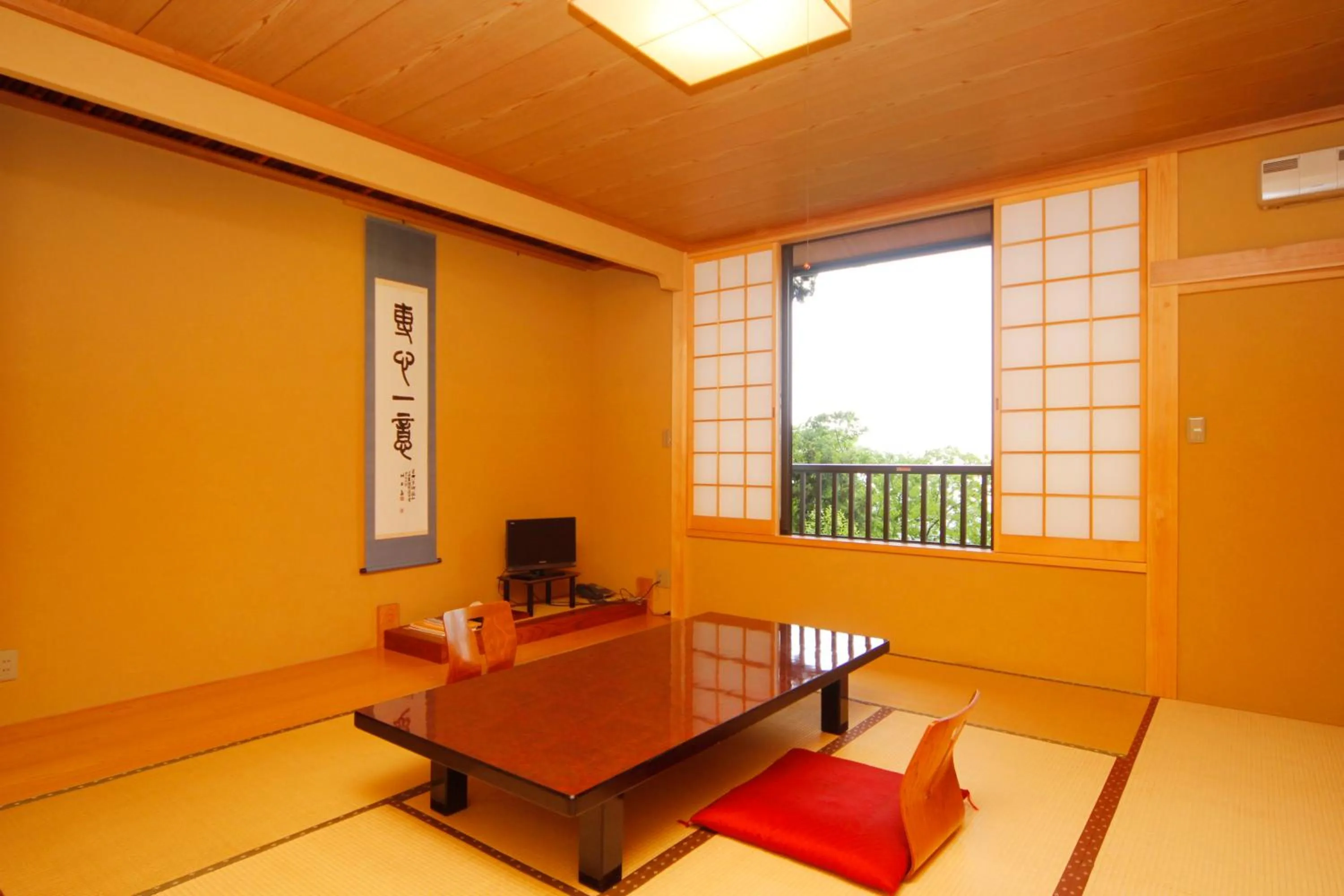 Photo of the whole room in Nobori