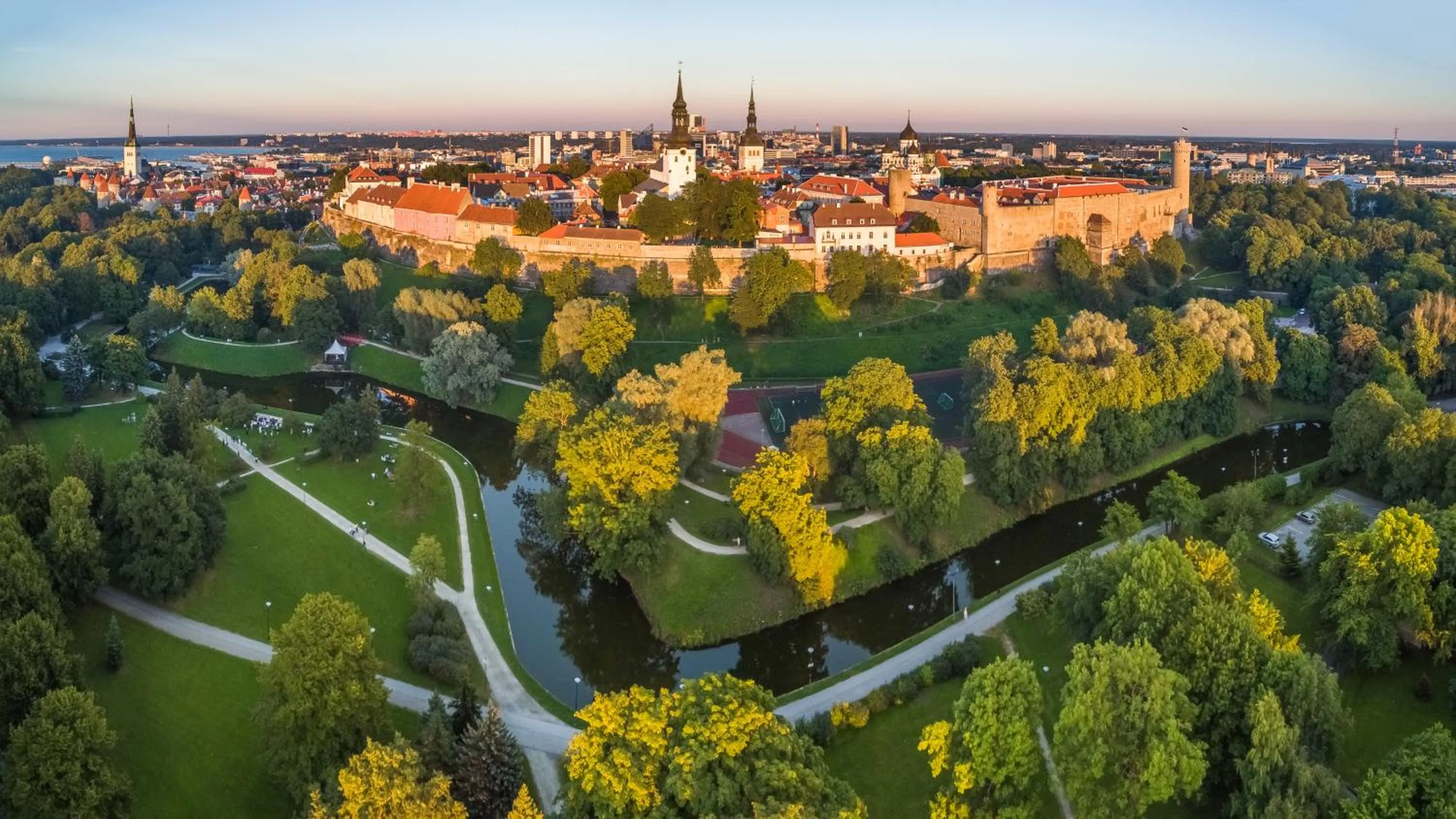 Neighbourhood in Park Inn by Radisson Meriton Conference & Spa Hotel Tallinn