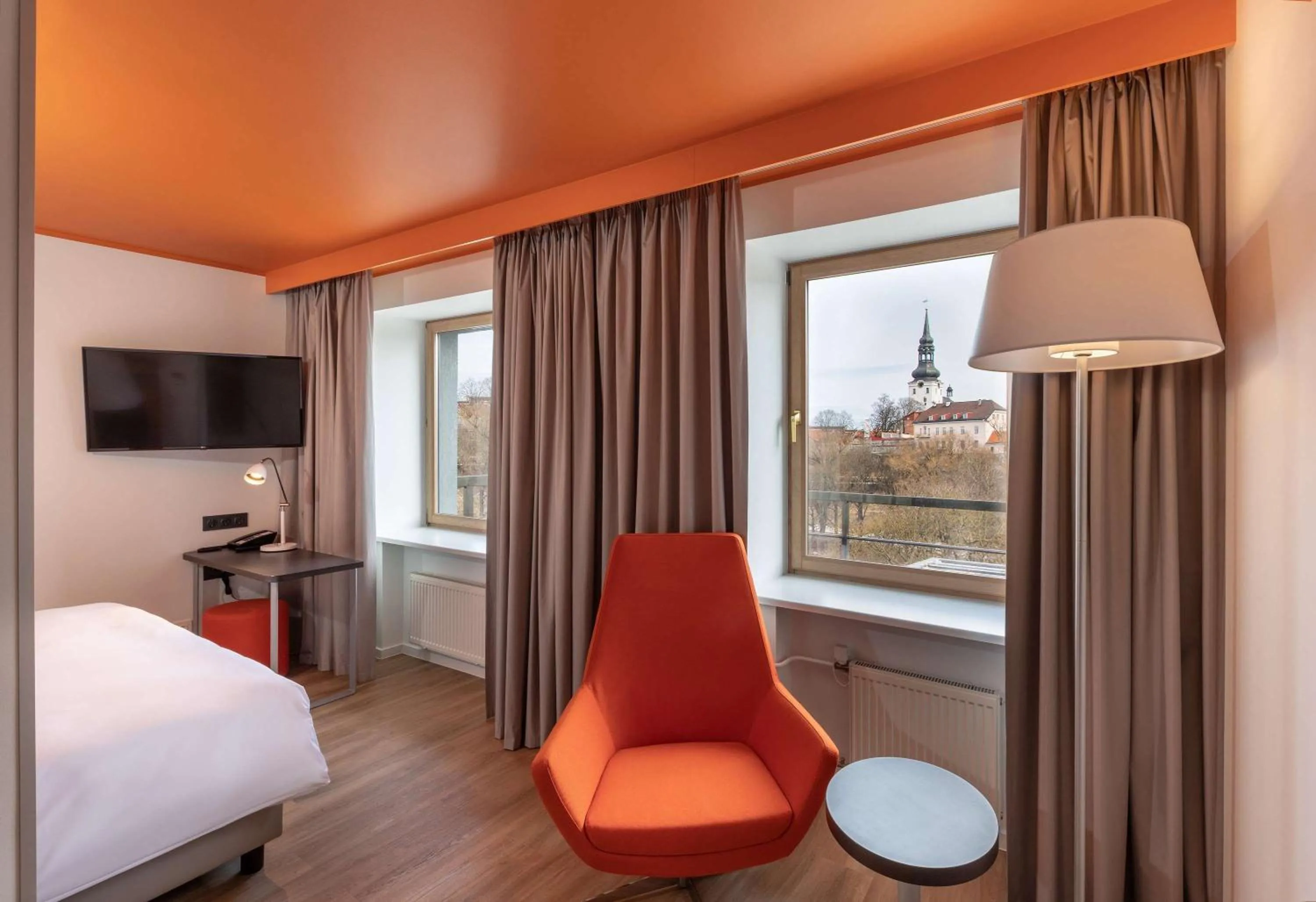TV and multimedia, Bed in Park Inn by Radisson Meriton Conference & Spa Hotel Tallinn
