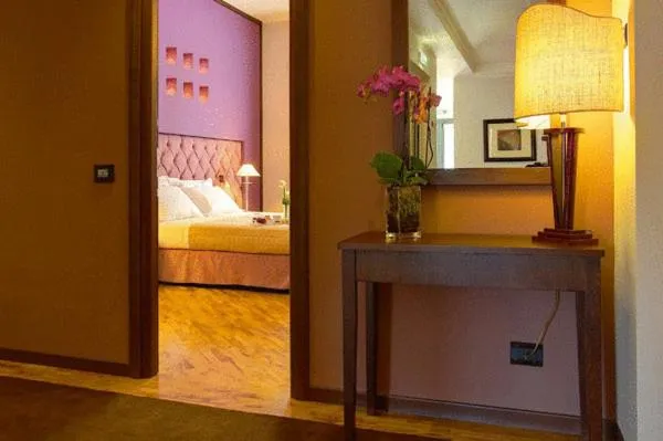 Bedroom, Bed in Hotel Messenion