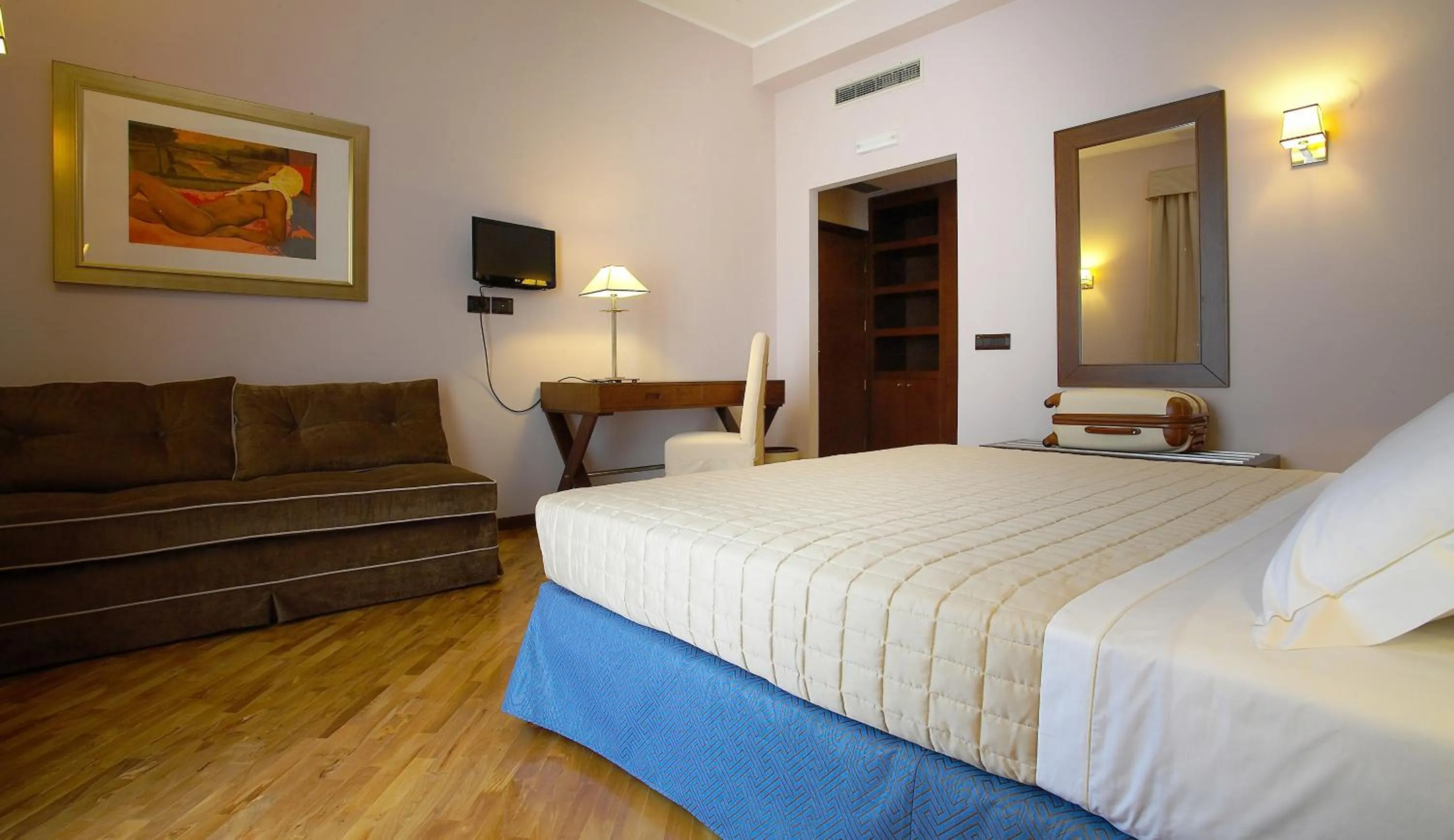 Bed in Hotel Messenion