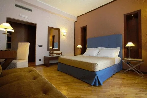 Bedroom, Bed in Hotel Messenion