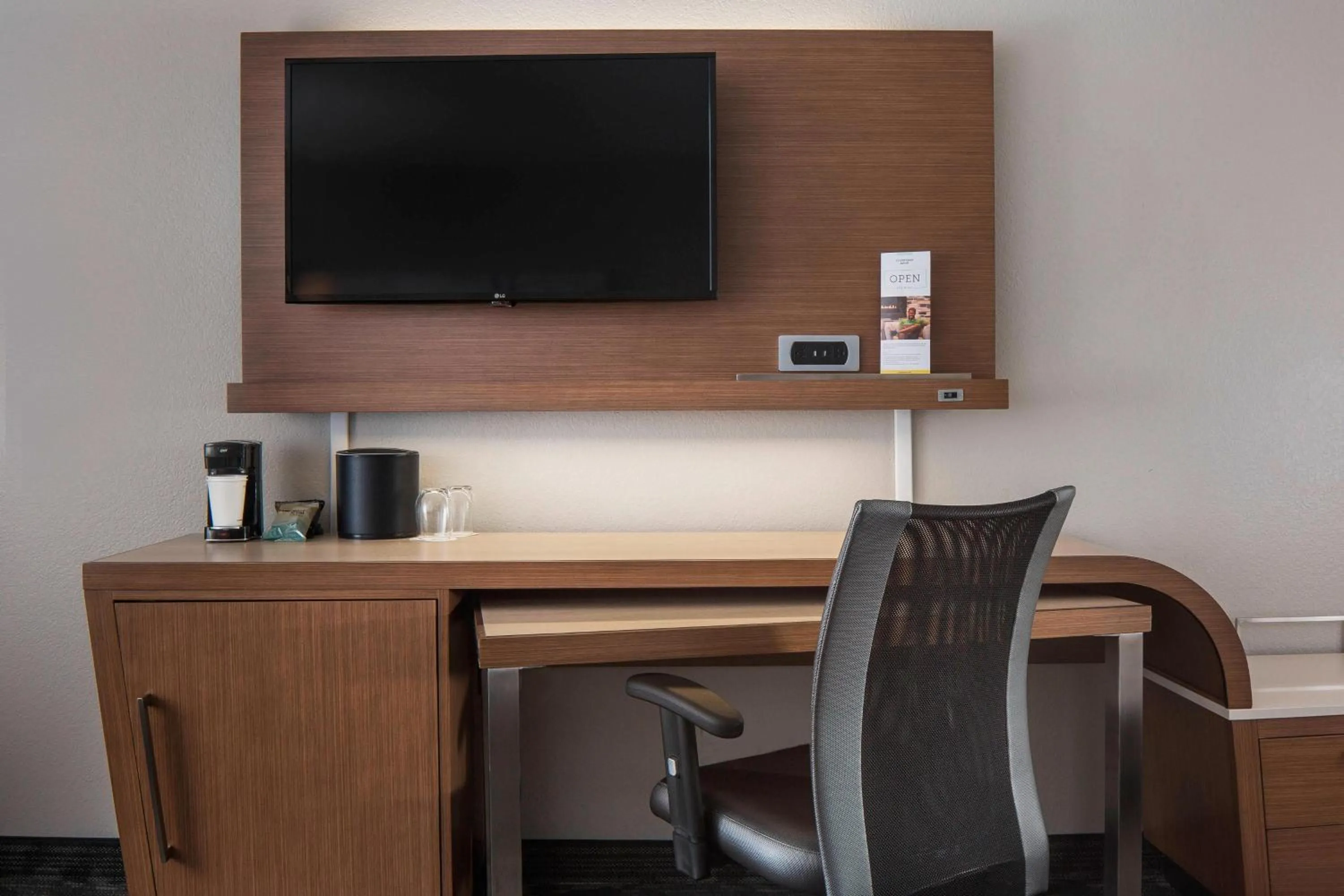 Photo of the whole room in Courtyard by Marriott Daytona Beach Speedway/Airport