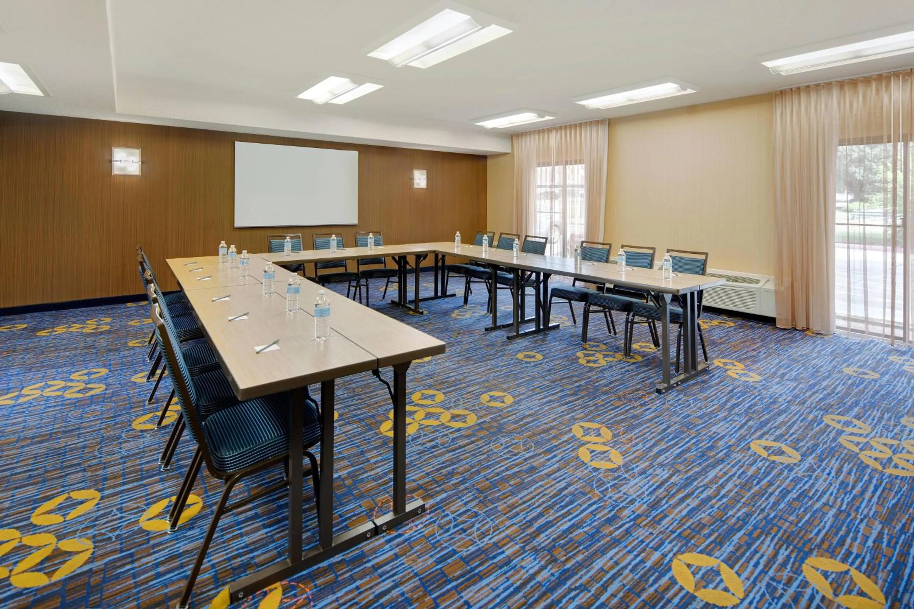Meeting/conference room in Courtyard Dallas Addison Midway