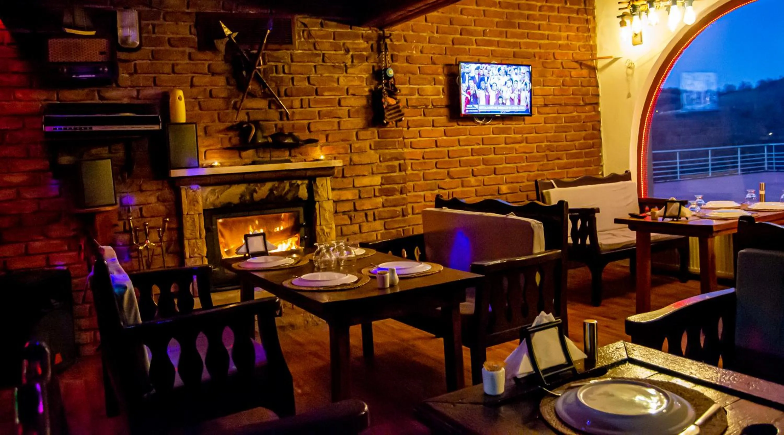 Communal lounge/ TV room in Kaltur Boutique Hotel