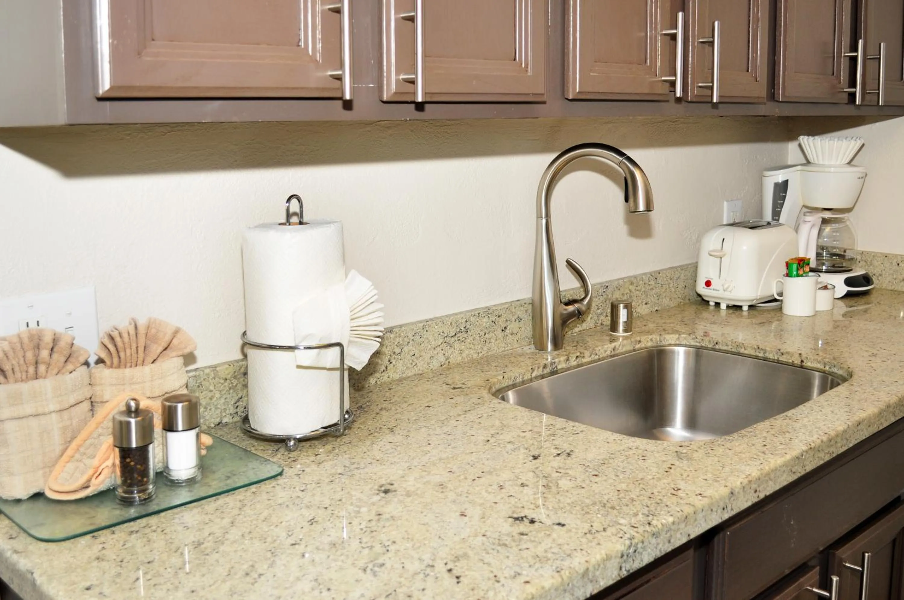 Kitchen or kitchenette in Laguna Shores Studio Suites