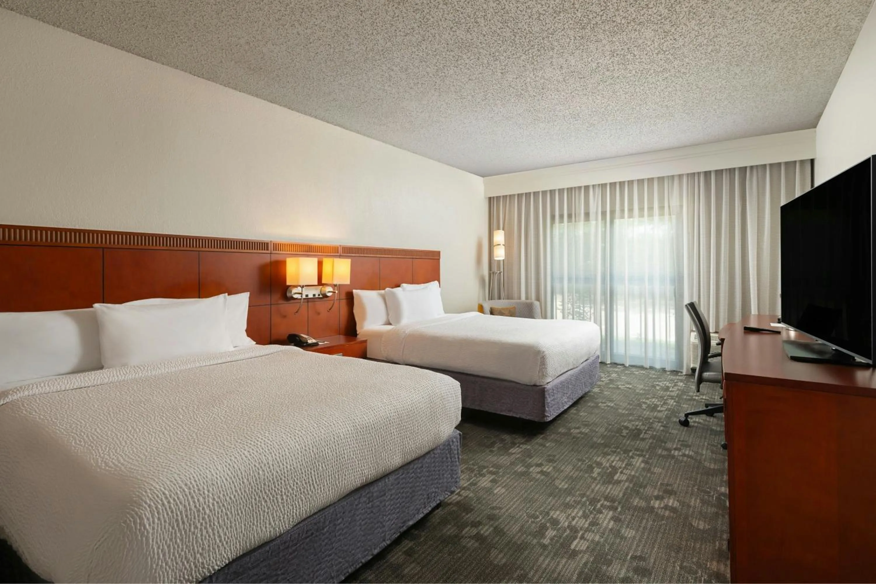 Photo of the whole room, Bed in Courtyard by Marriott Dallas-Fort Worth/Bedford