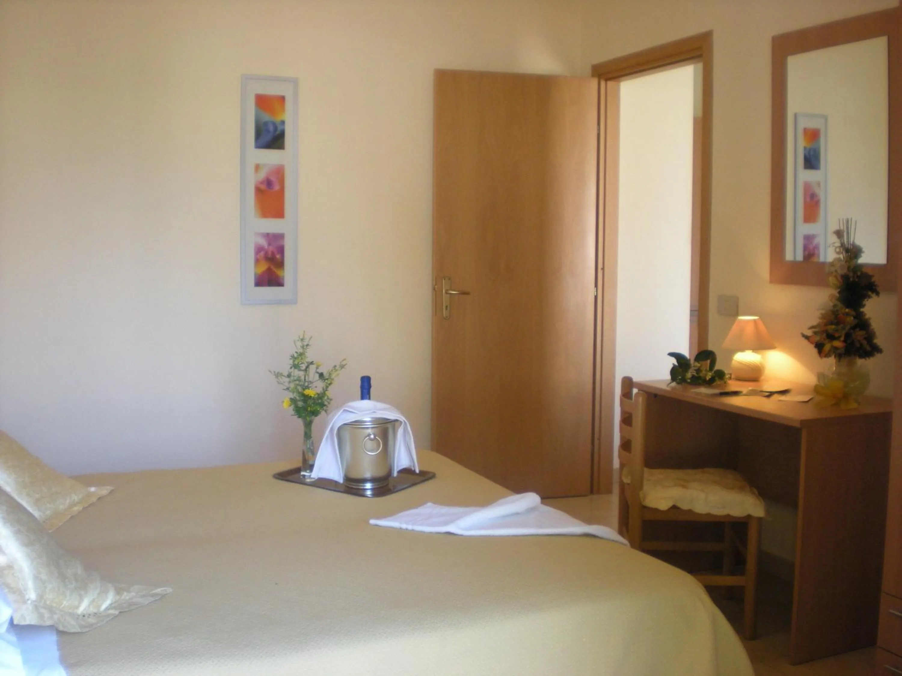 Photo of the whole room, Bed in Villaggio Artemide