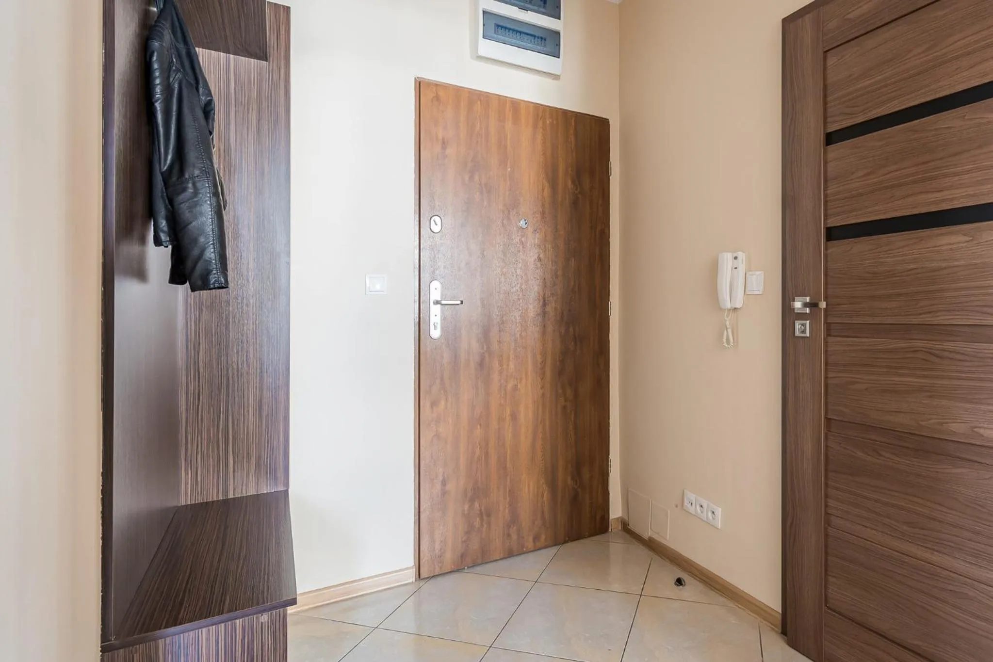 Senator Warsaw Apartments