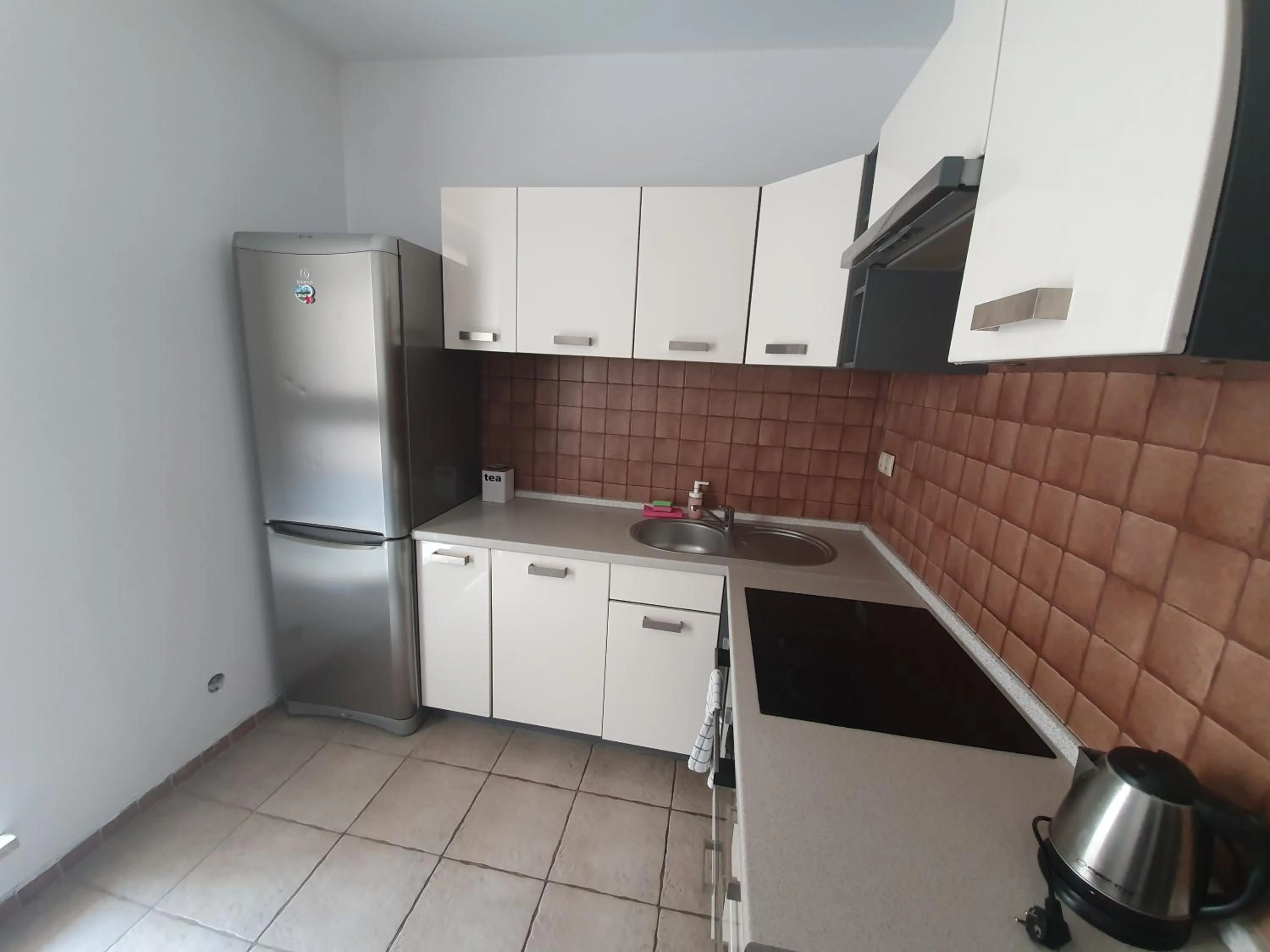 Kitchen or kitchenette in Senator Warsaw Apartments