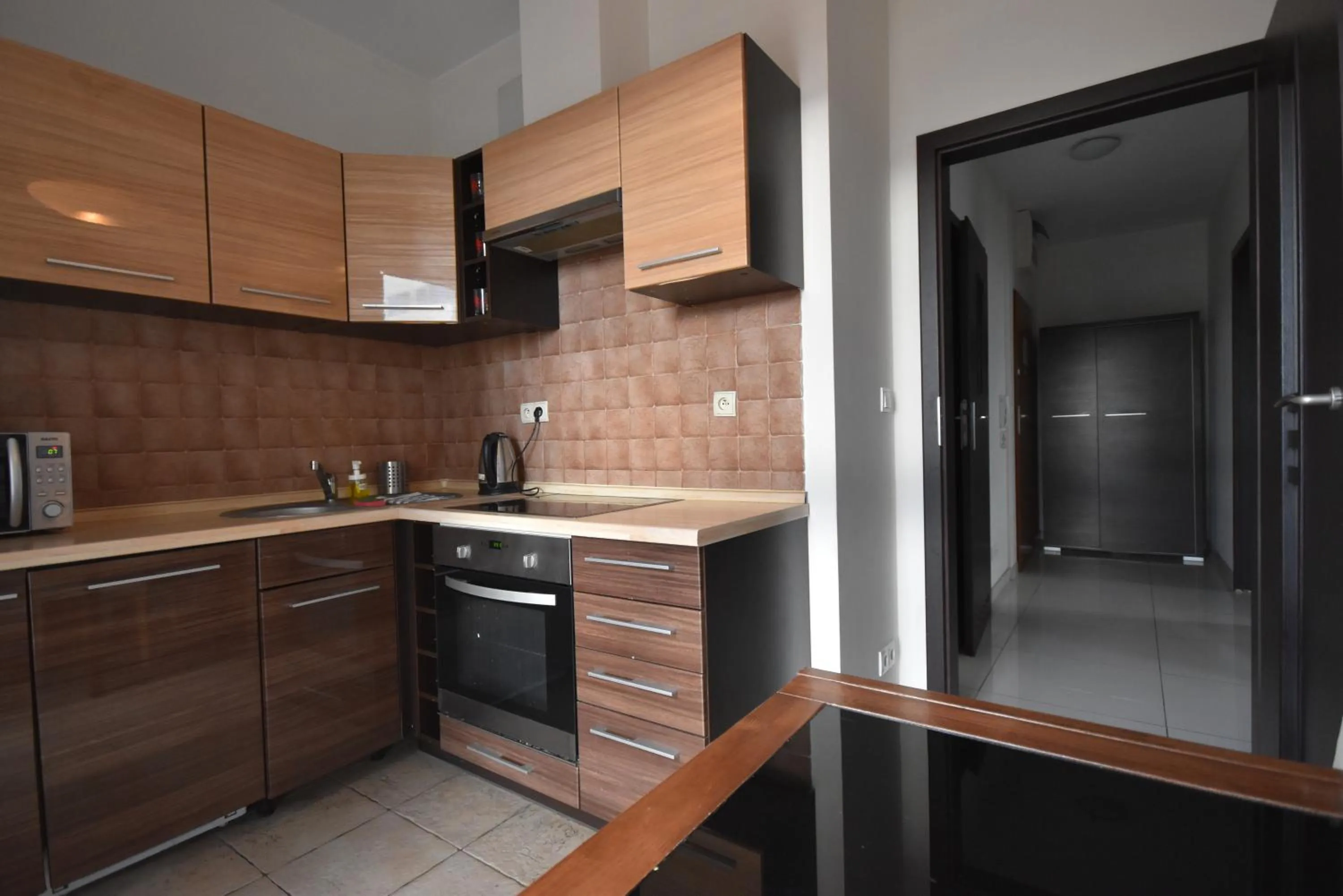 Kitchen or kitchenette in Senator Warsaw Apartments