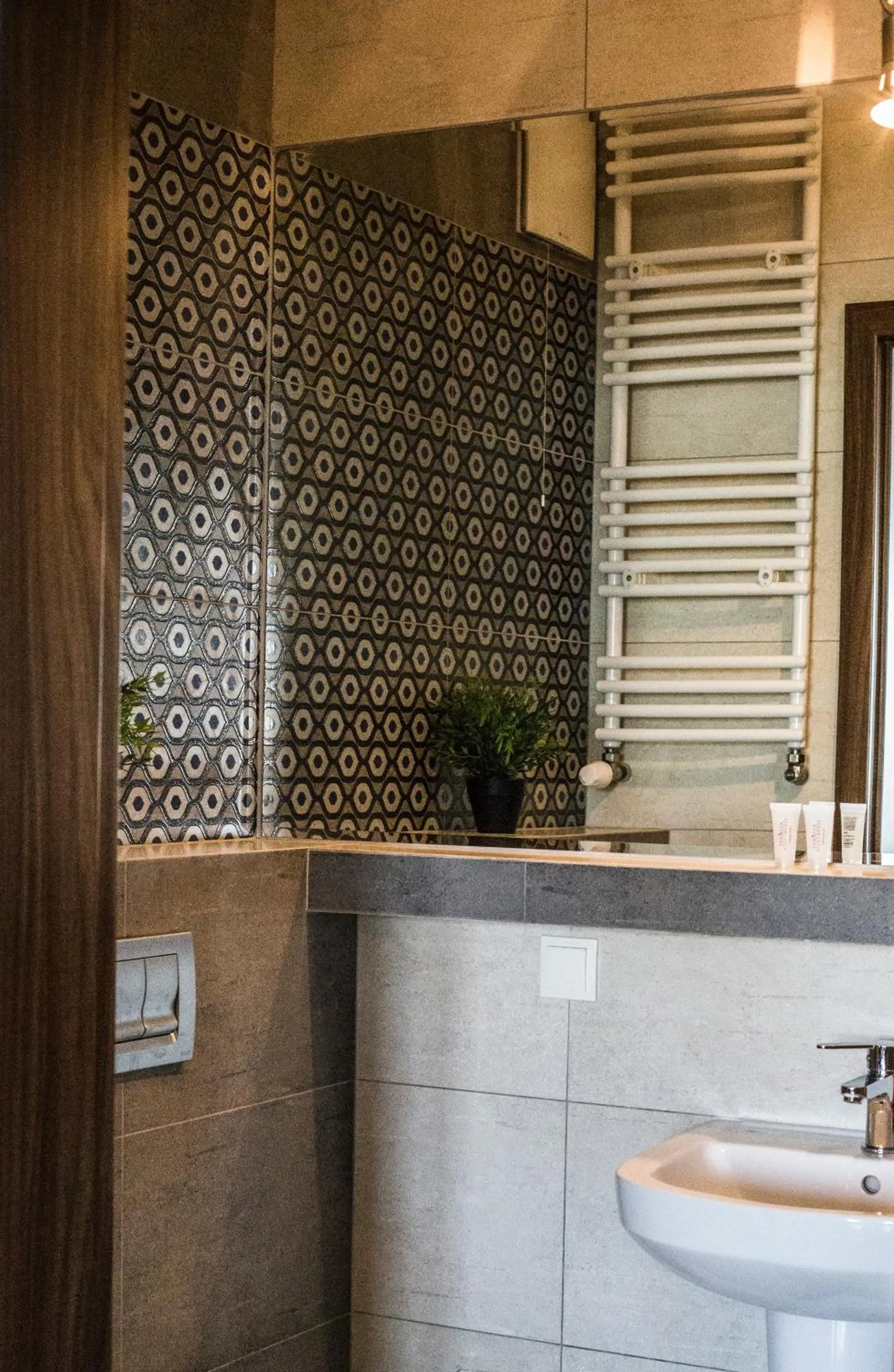 Bathroom in Senator Warsaw Apartments