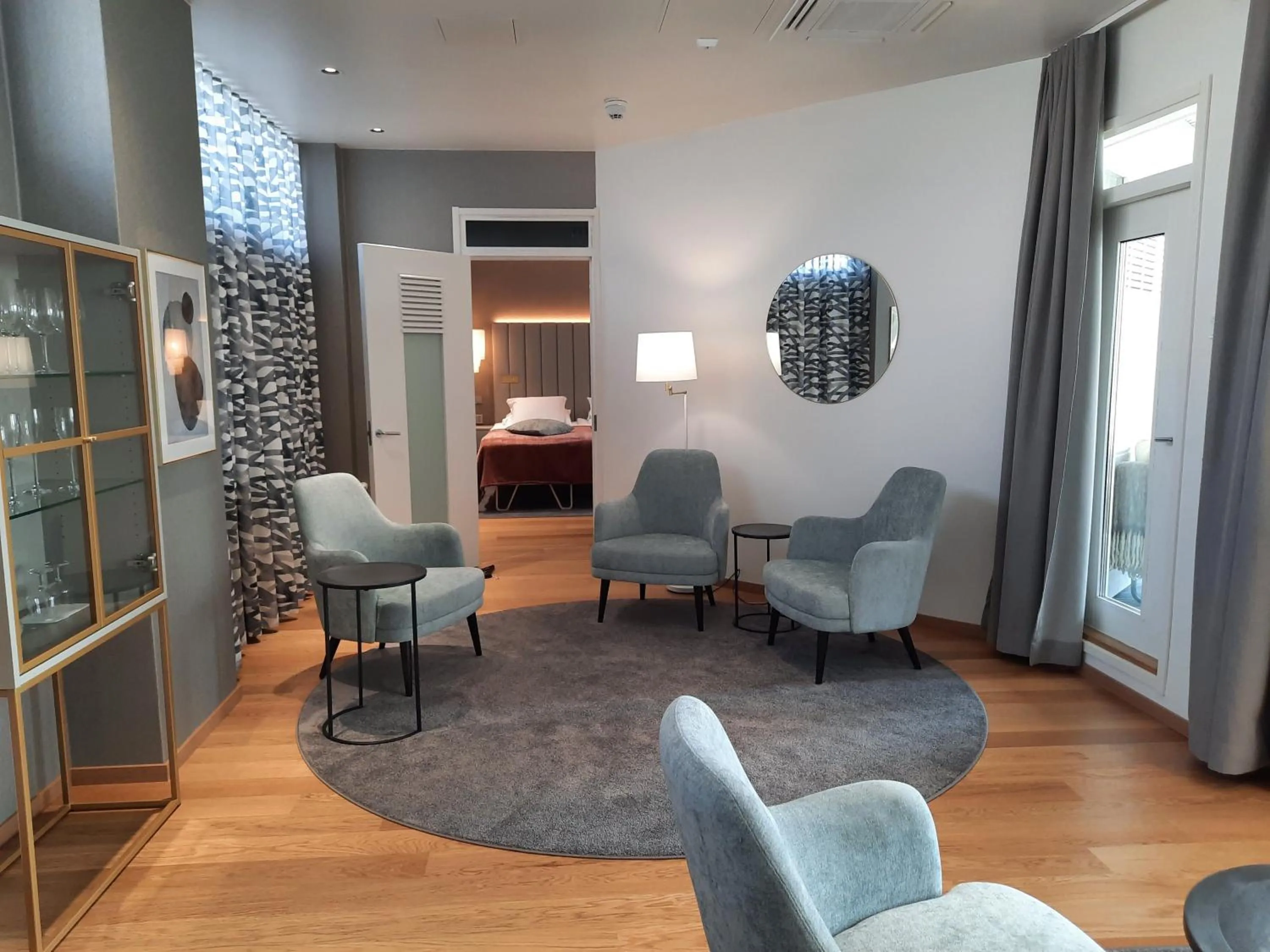 Communal lounge/ TV room in Original Sokos Hotel Seurahuone Savonlinna