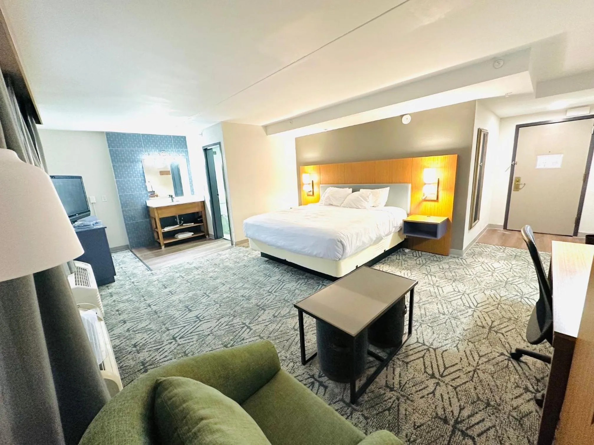 Bed in Country Inn & Suites by Radisson, Canton near Hall of Fame