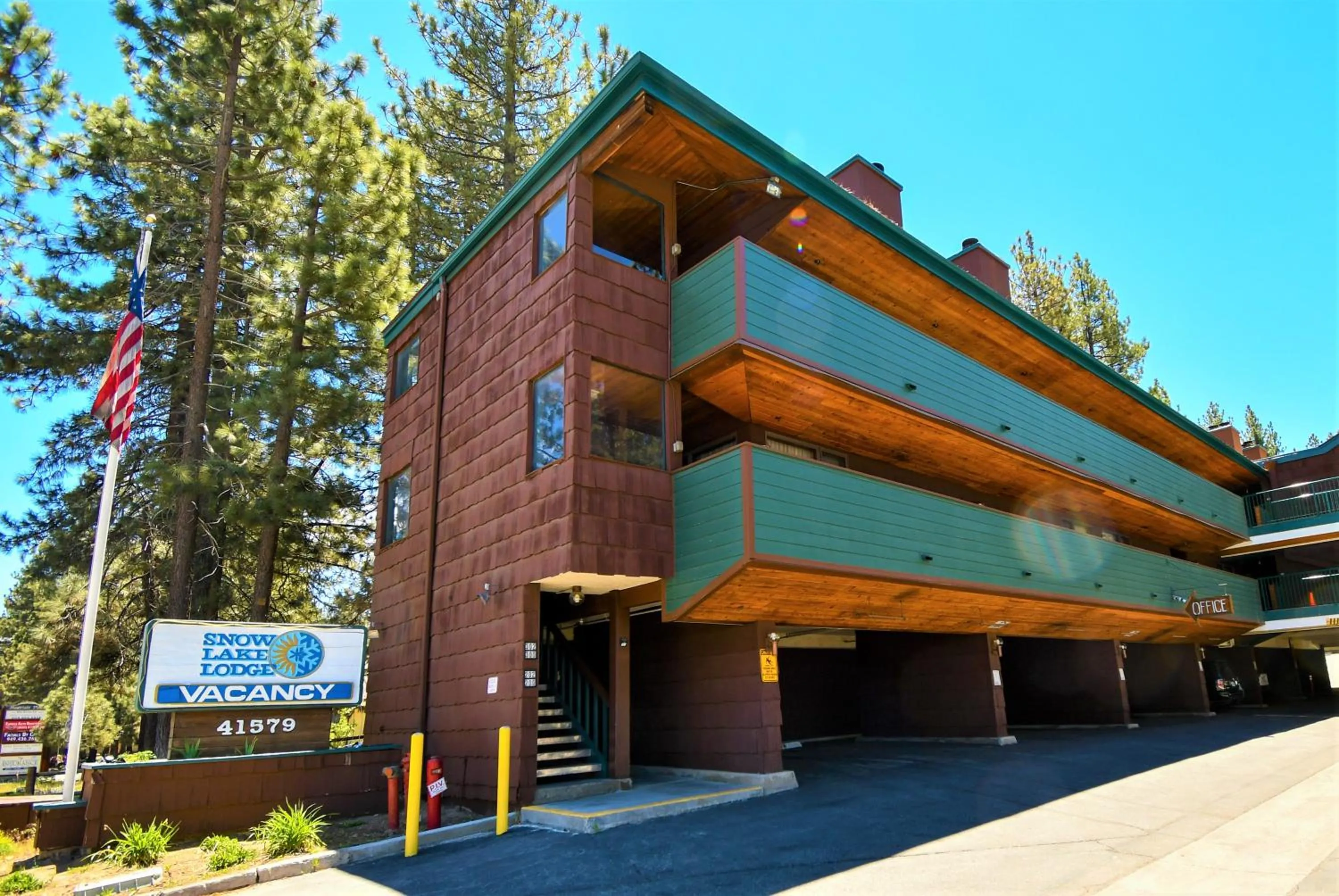 Property building in Snow Lake Lodge