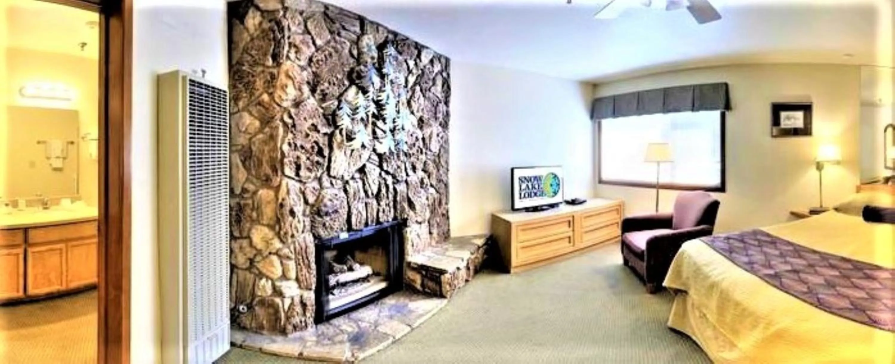 Bed in Snow Lake Lodge