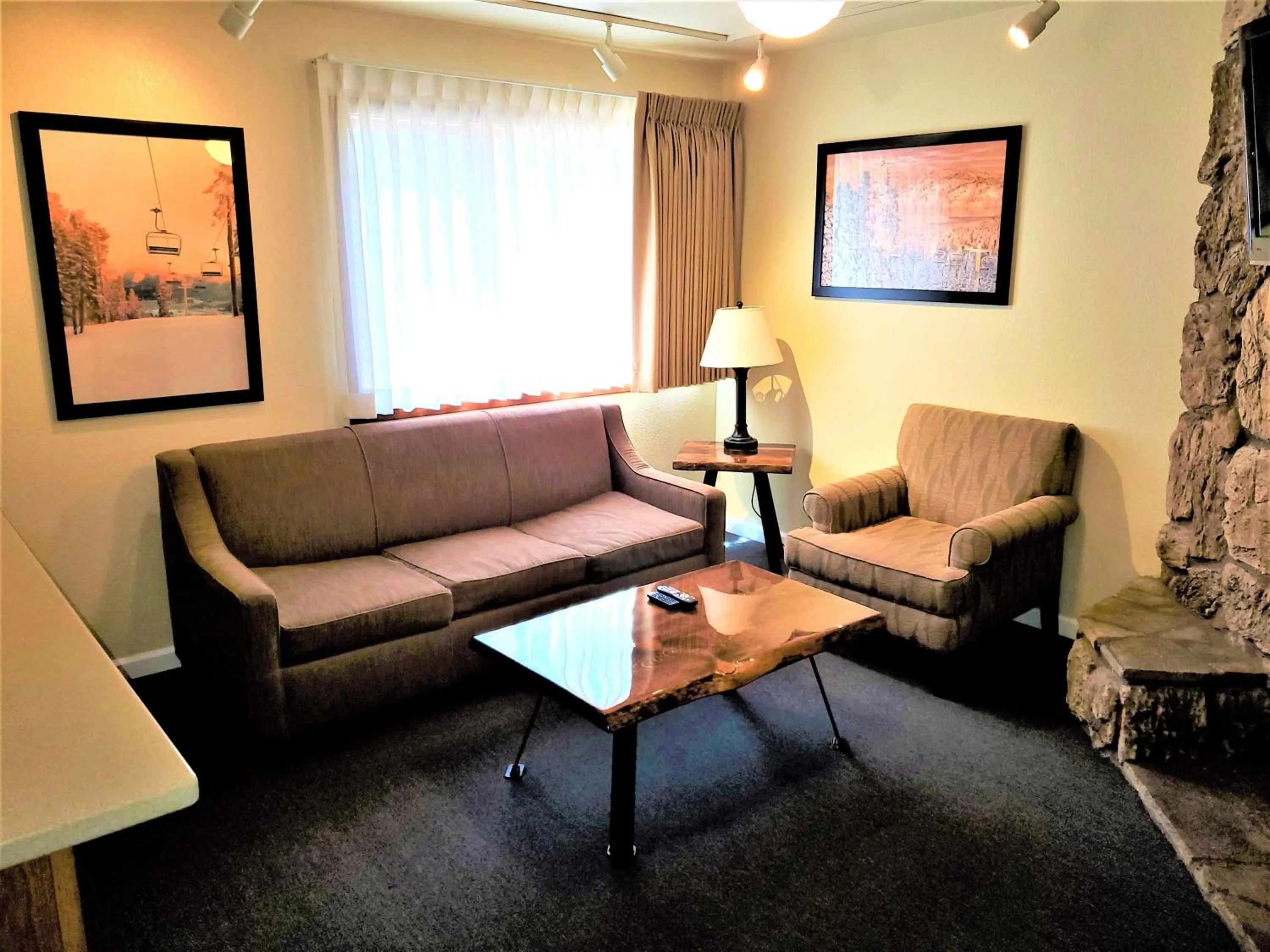 Living room in Snow Lake Lodge