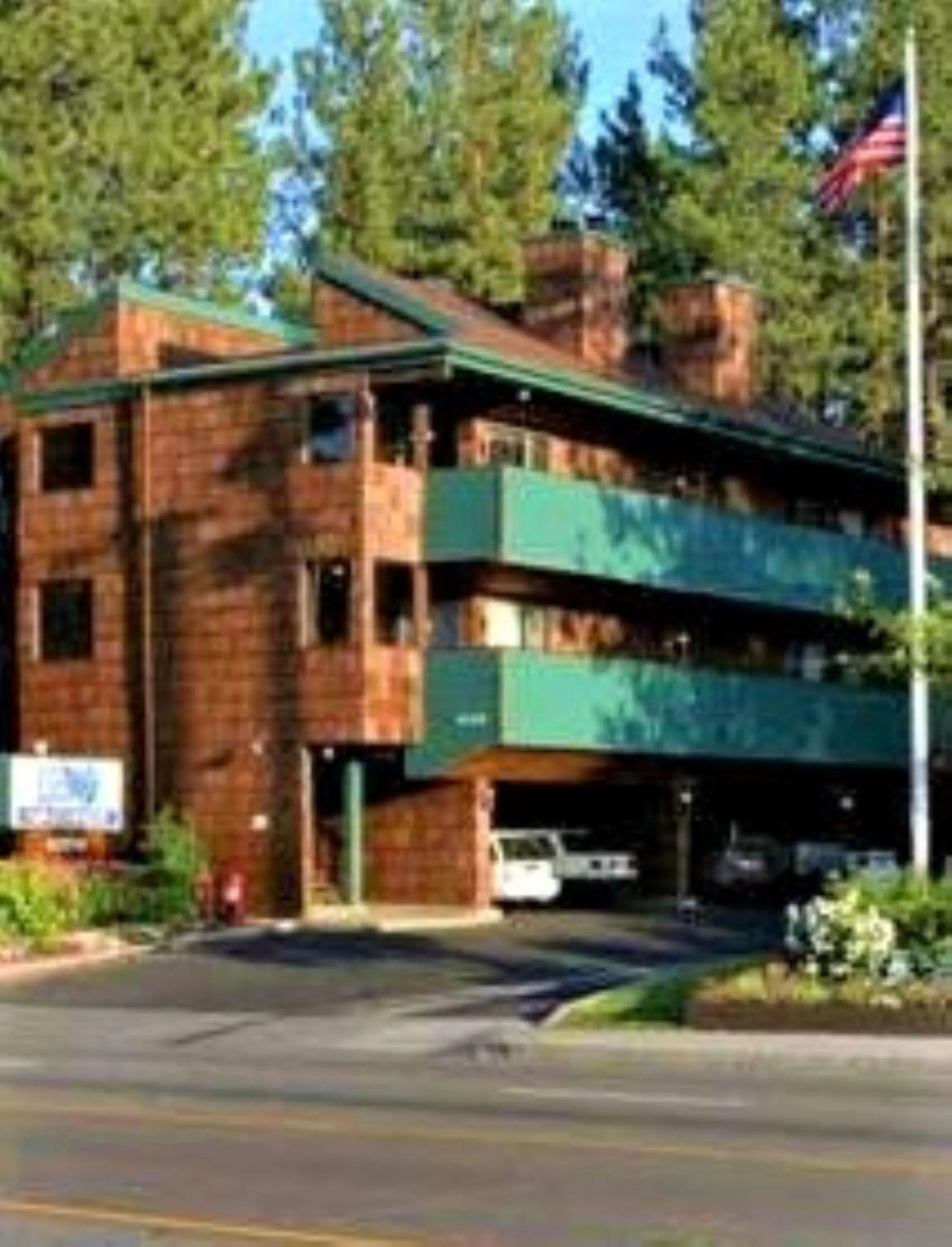 Facade/entrance in Snow Lake Lodge