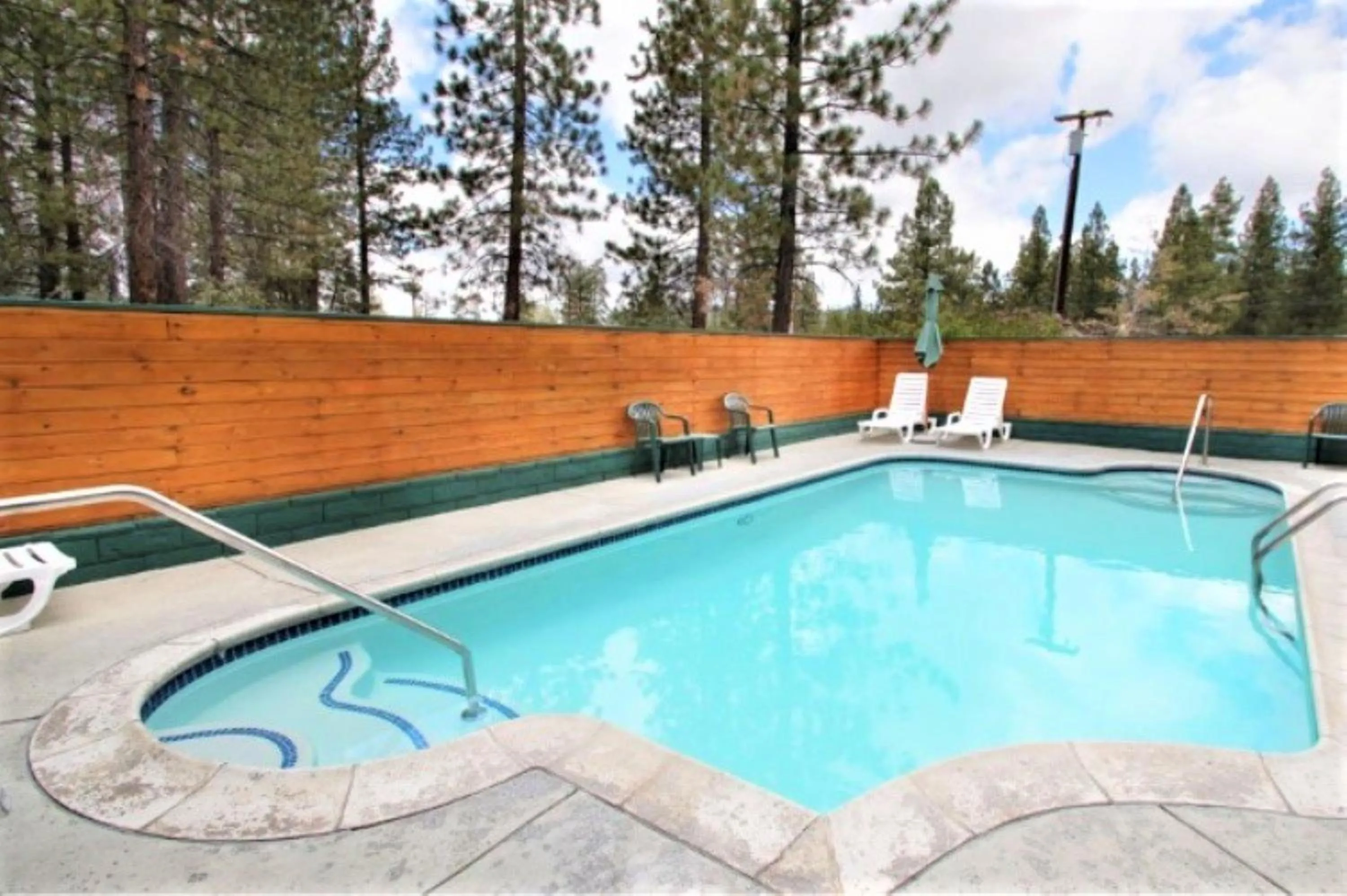 Pool view in Snow Lake Lodge