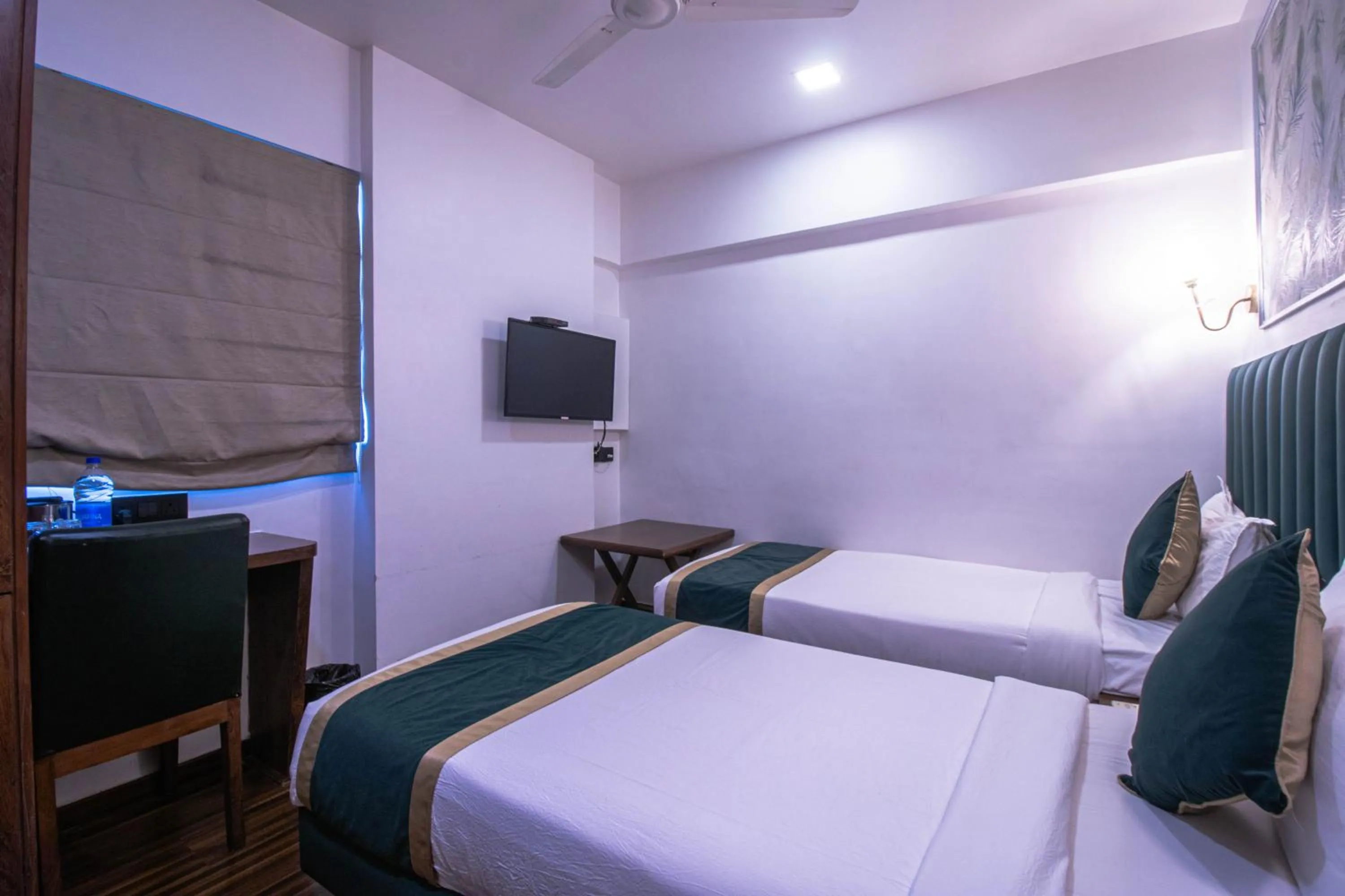 Bedroom, Bed in J Hotel and Banquets