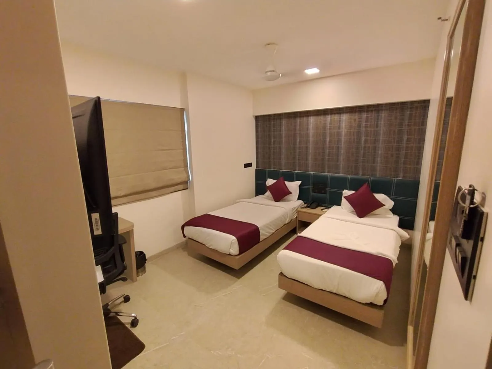 Photo of the whole room, Bed in J Hotel - J ESVI