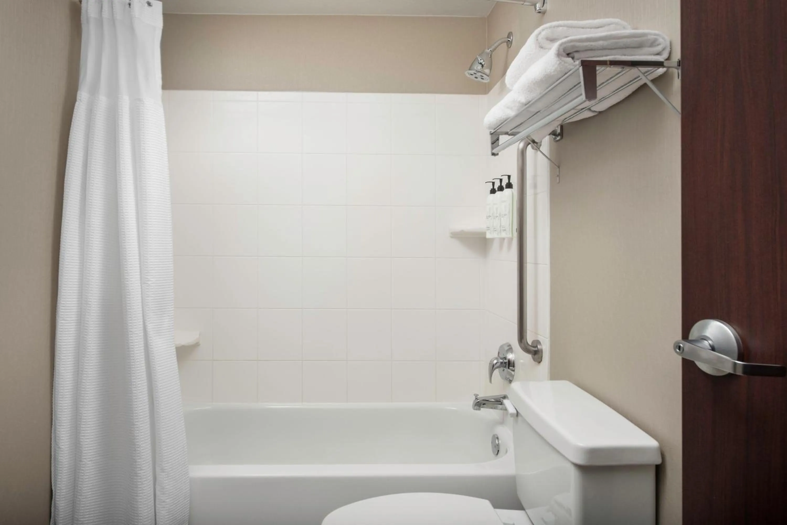 Bathroom in SpringHill Suites Dallas Addison/Quorum Drive