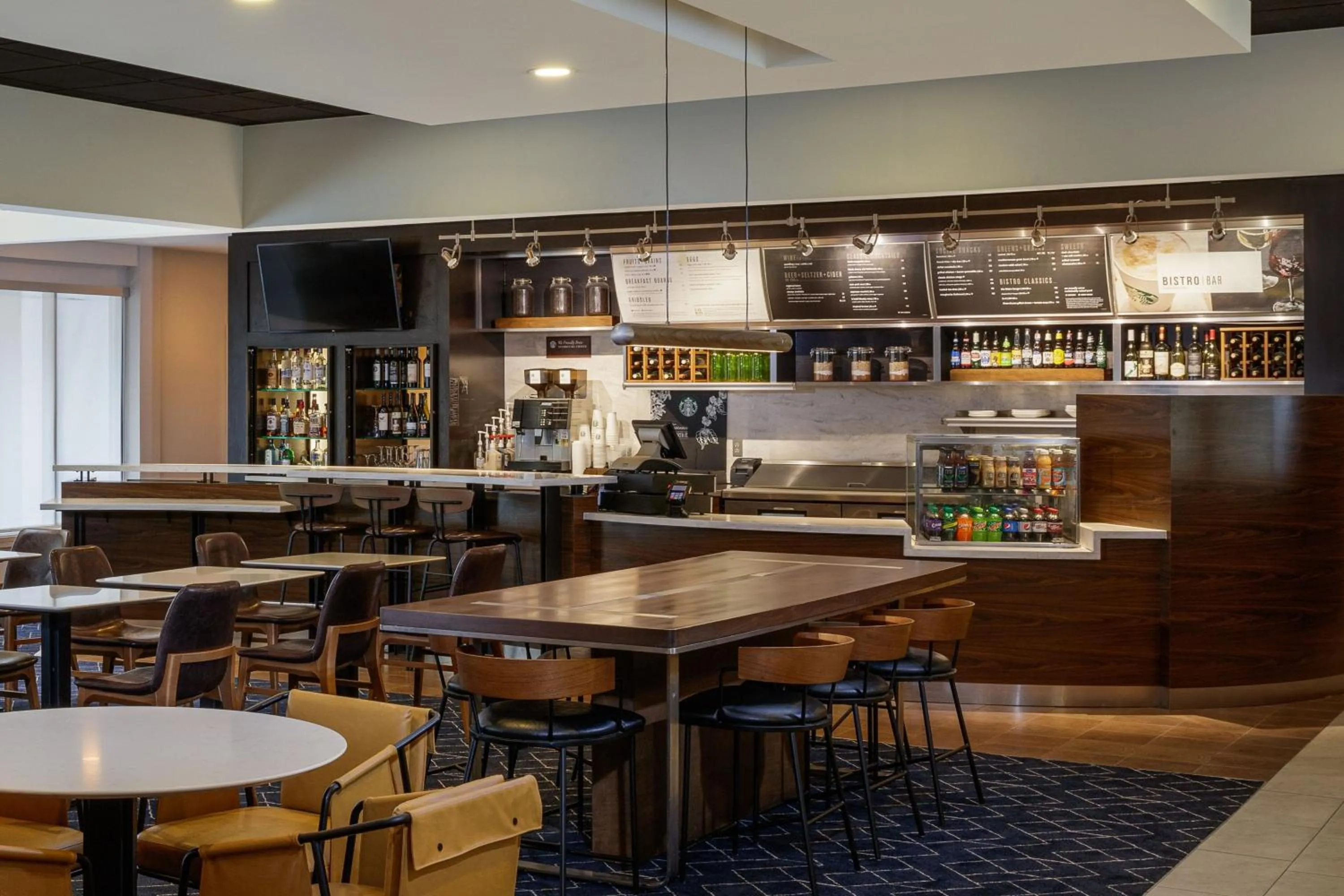 Breakfast in Courtyard Denver Tech Center