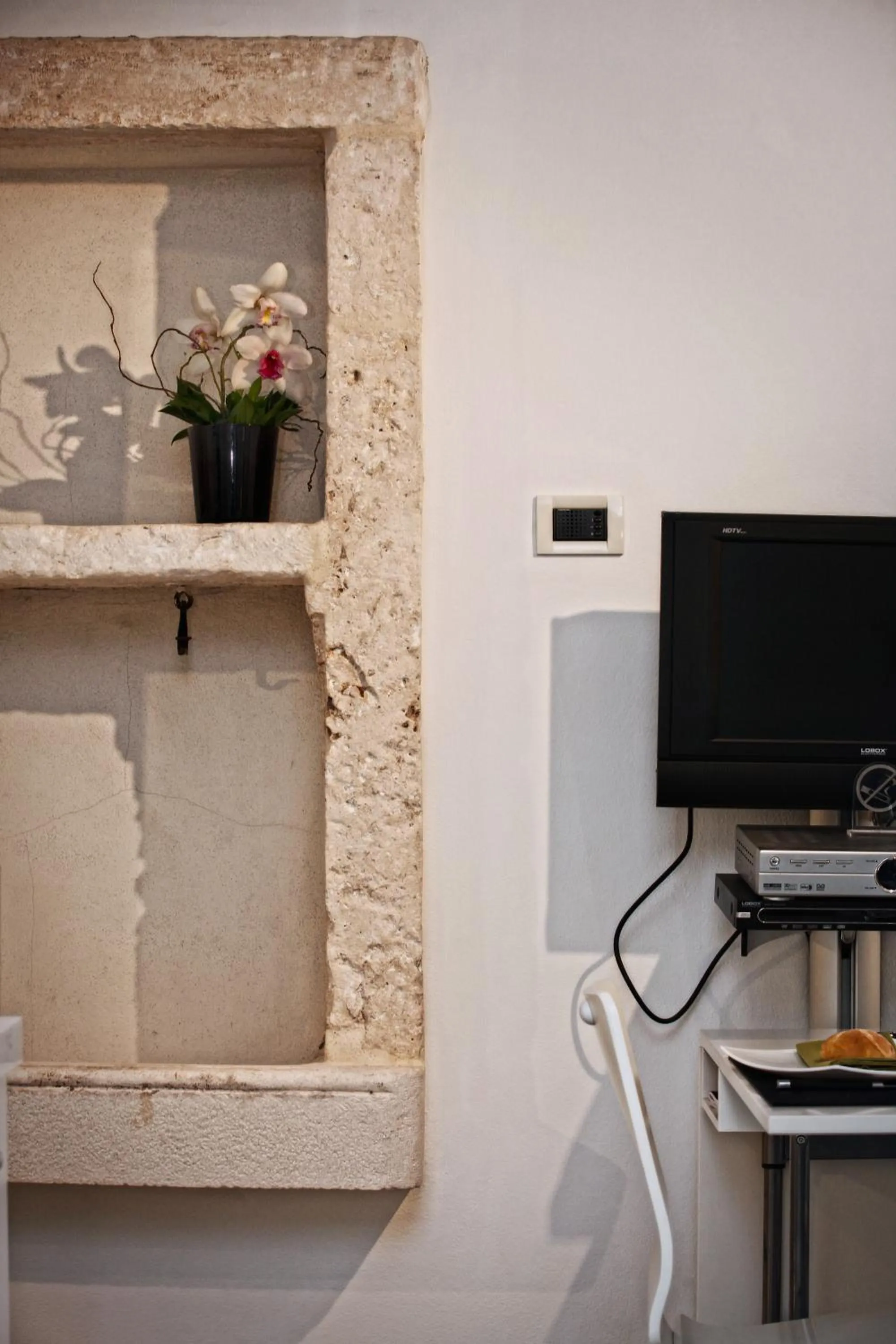 TV and multimedia in Miró Studio Apartments Dubrovnik