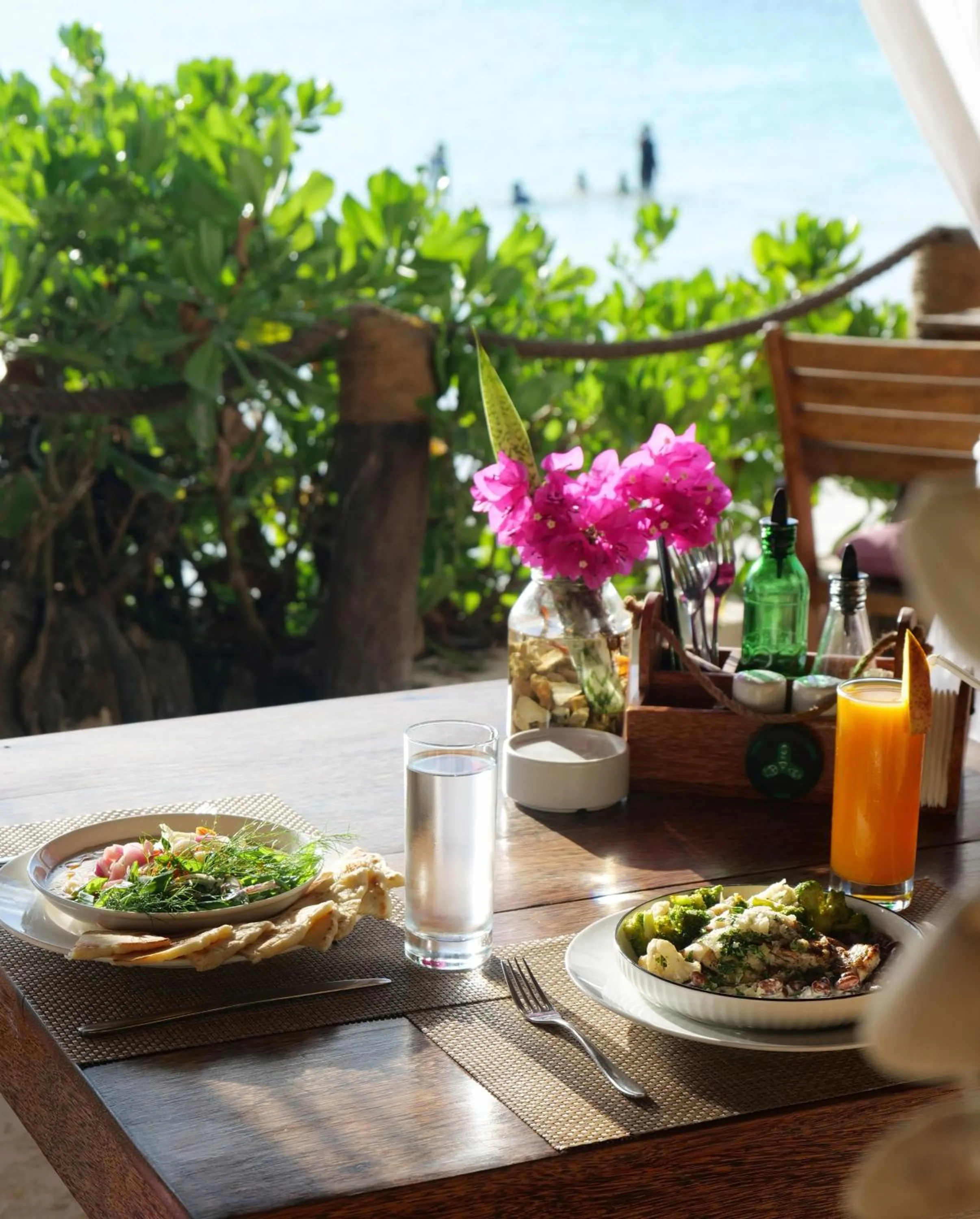 Restaurant/places to eat in Aya Beach Resort