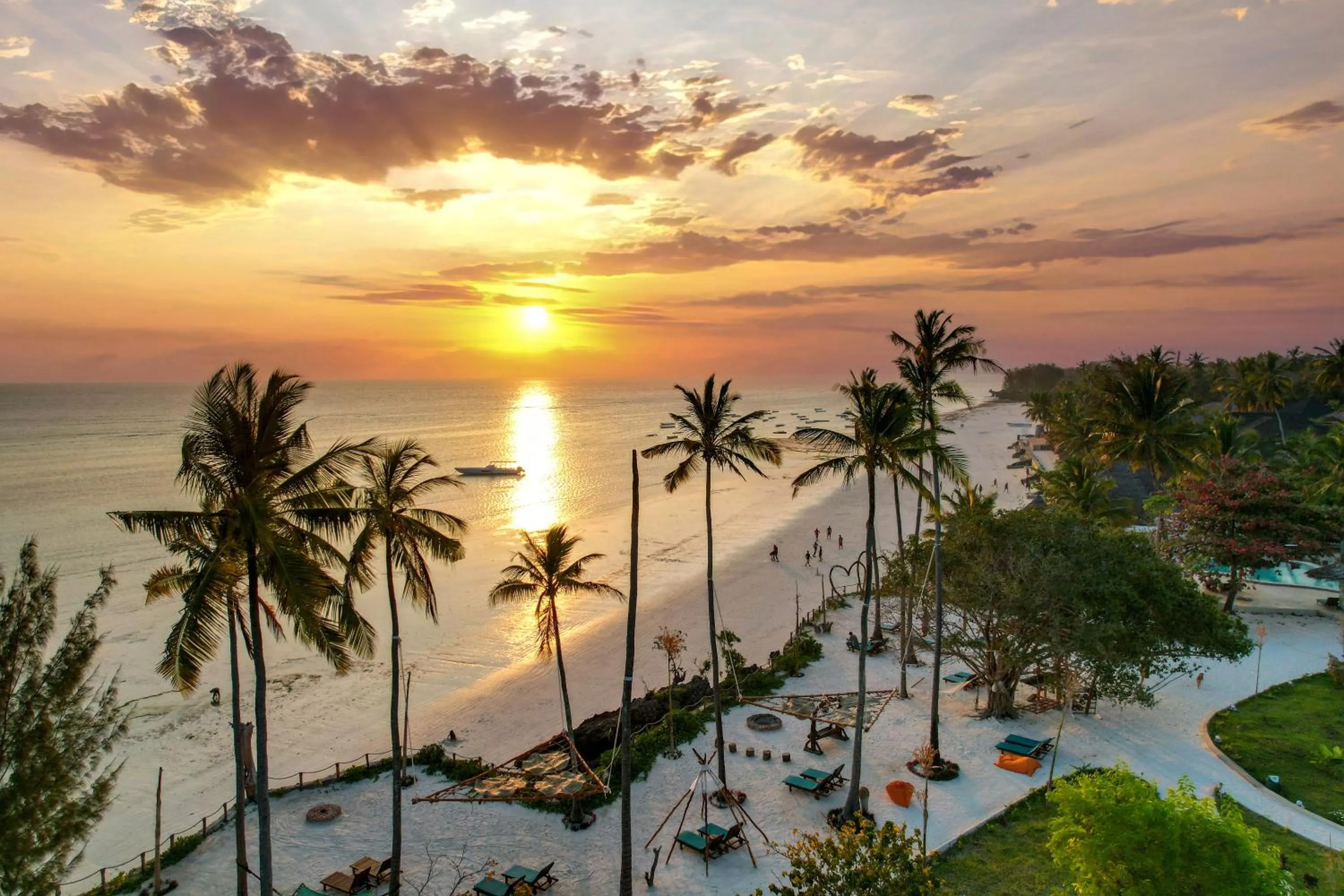 Beach in Aya Beach Resort