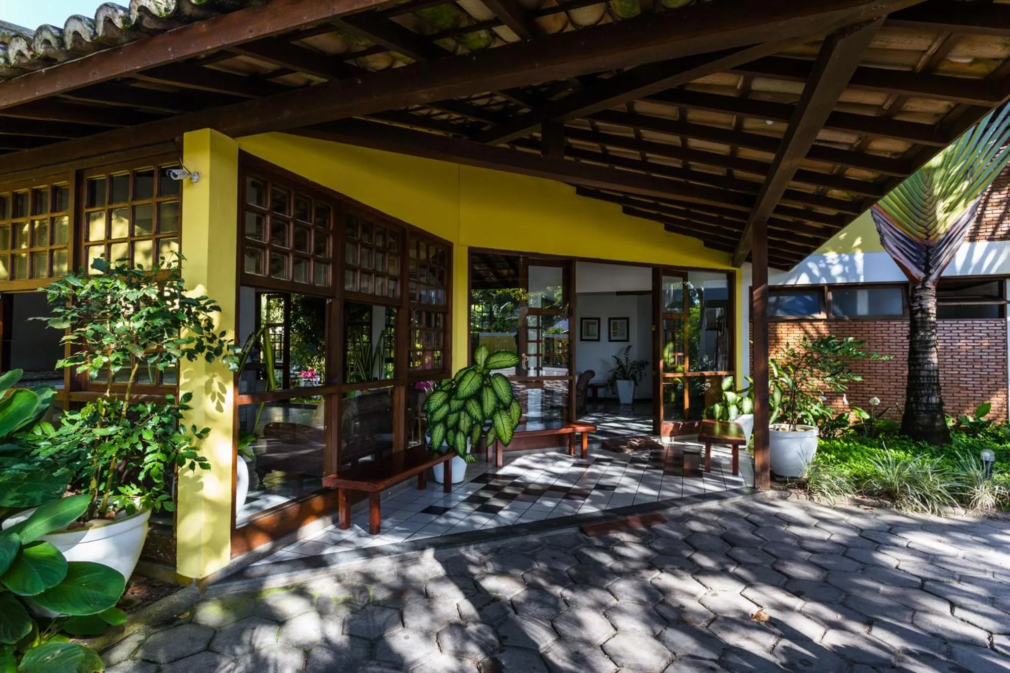 Facade/entrance in Arraial Bangalô Praia Hotel