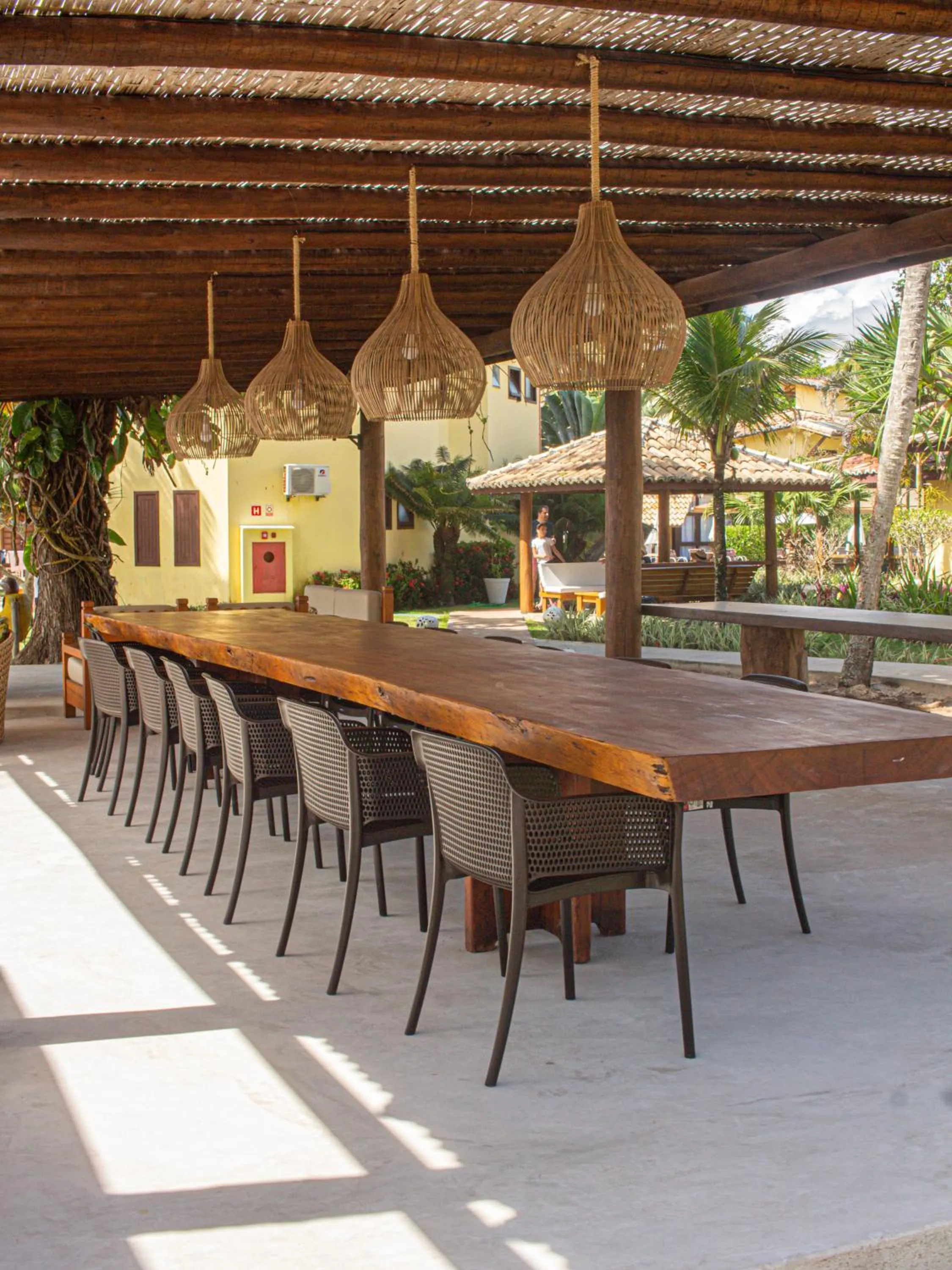 Property building in Arraial Bangalô Praia Hotel