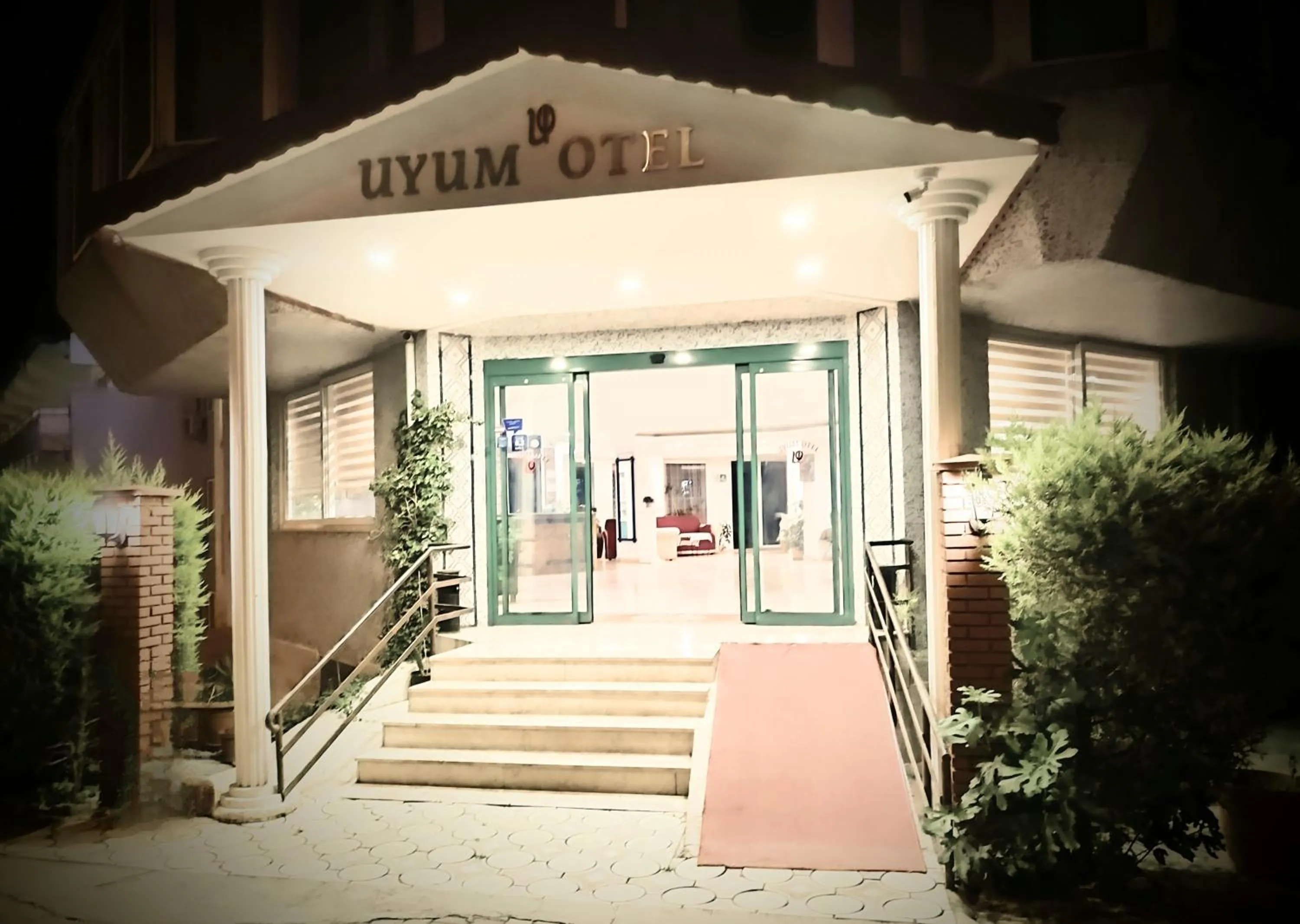 Facade/entrance in Uyum Hotel