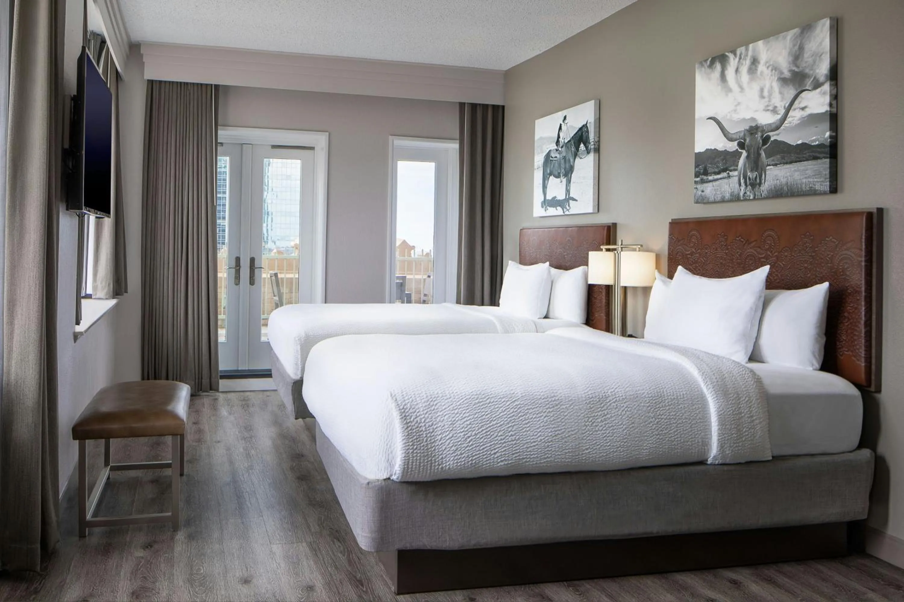 Photo of the whole room, Bed in Courtyard Fort Worth Downtown/Blackstone