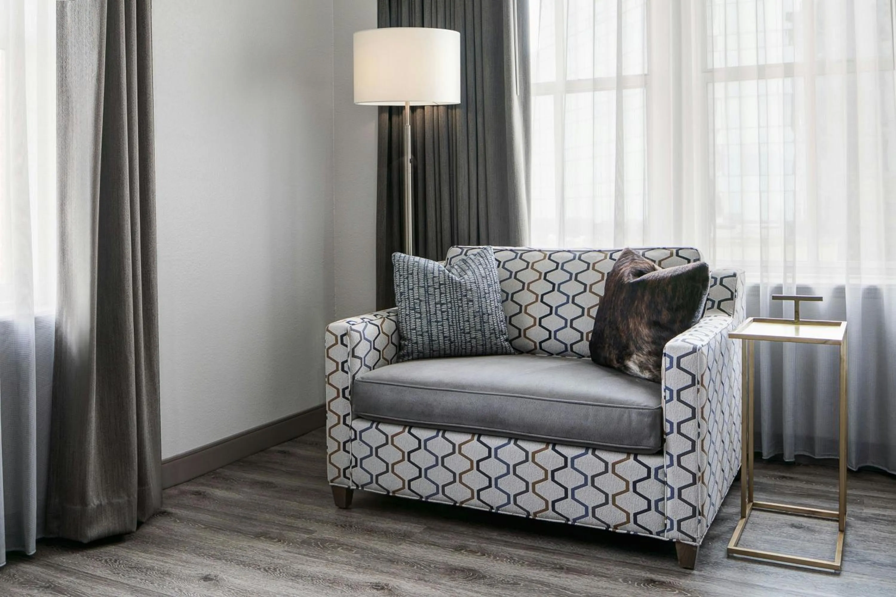 Photo of the whole room in Courtyard Fort Worth Downtown/Blackstone