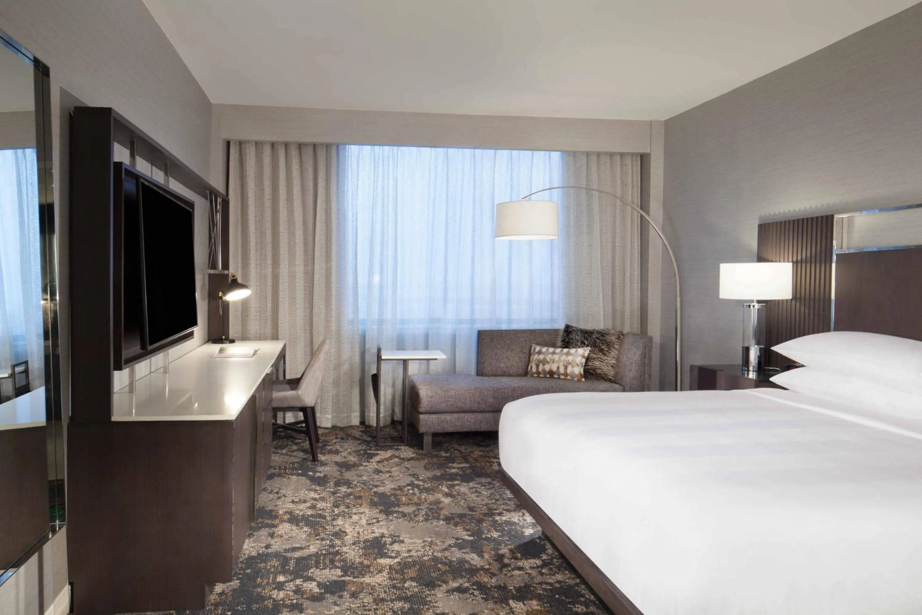 Photo of the whole room, Bed in Dallas/Fort Worth Airport Marriott