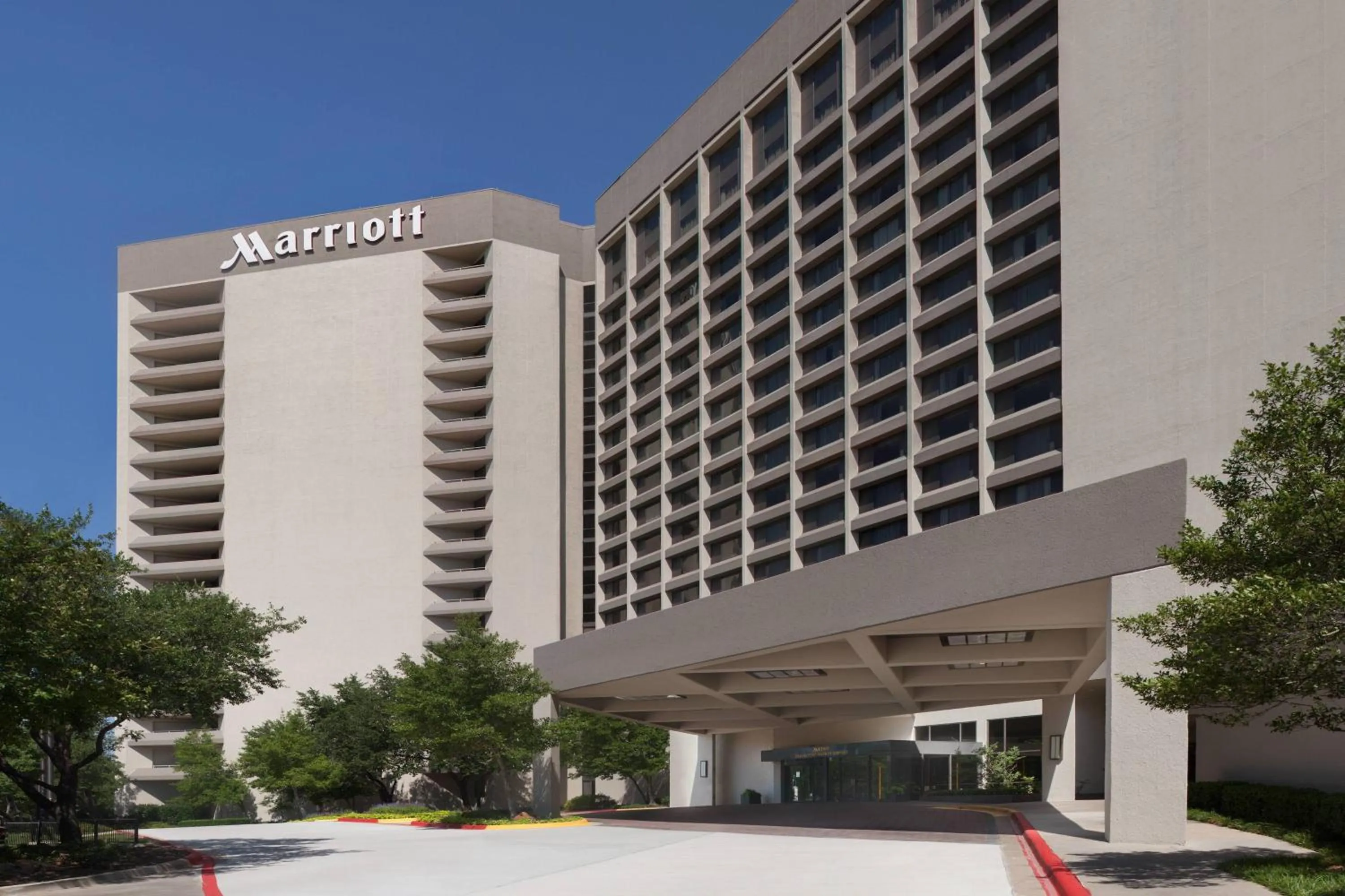 Property building in Dallas/Fort Worth Airport Marriott