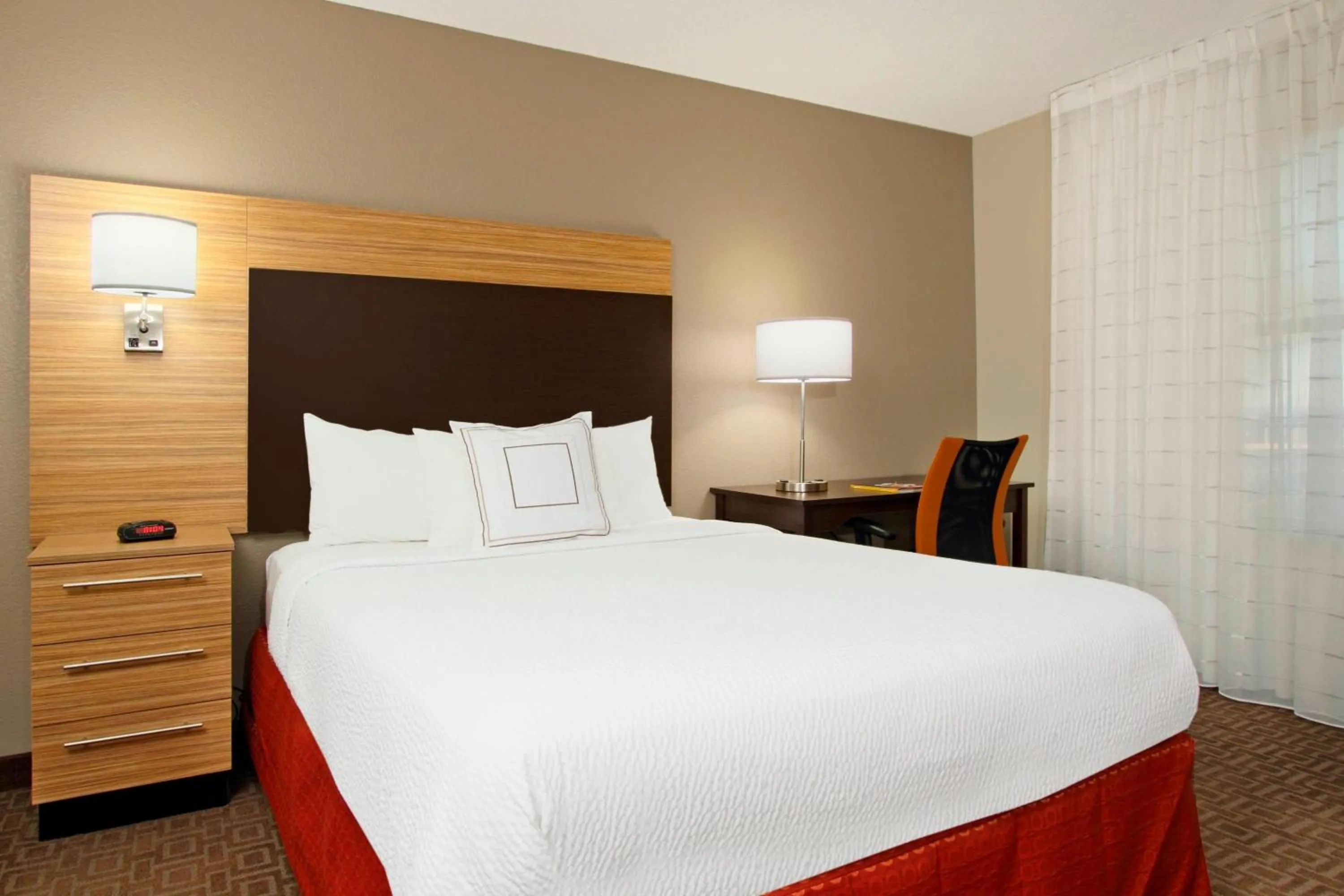 Bedroom, Bed in TownePlace Suites Fort Worth Southwest TCU Area